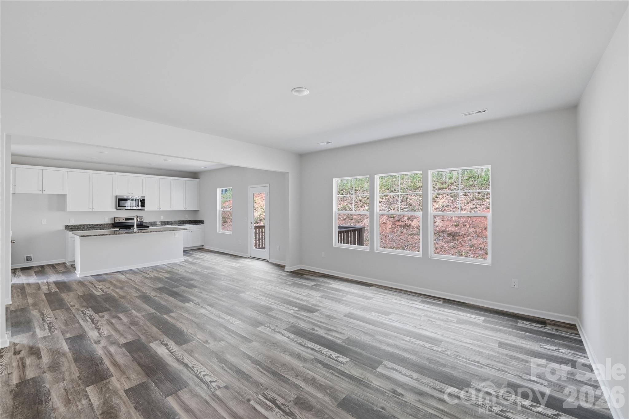 5145 Mark Drive NE — Hickory