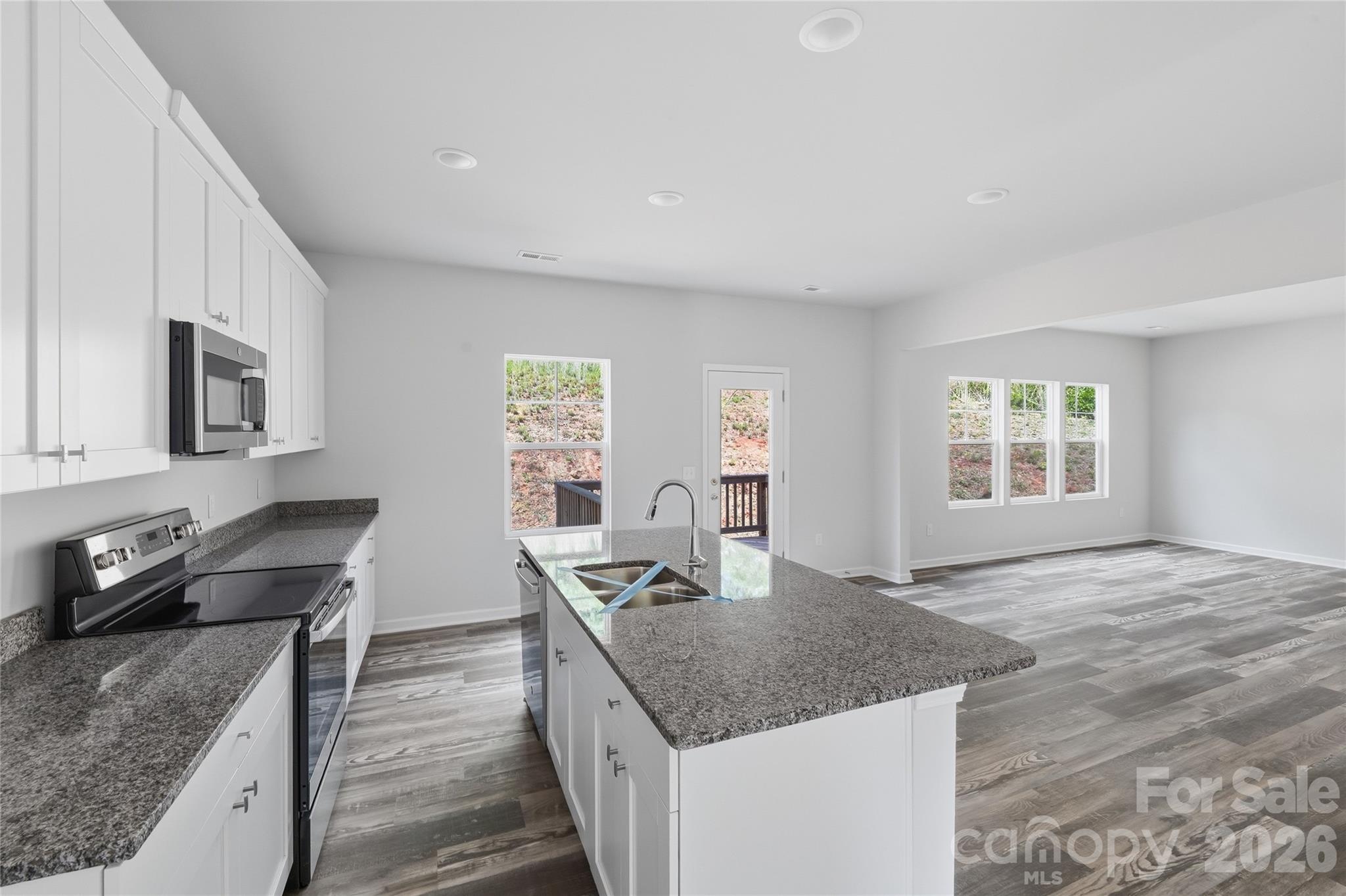 5145 Mark Drive NE — Hickory