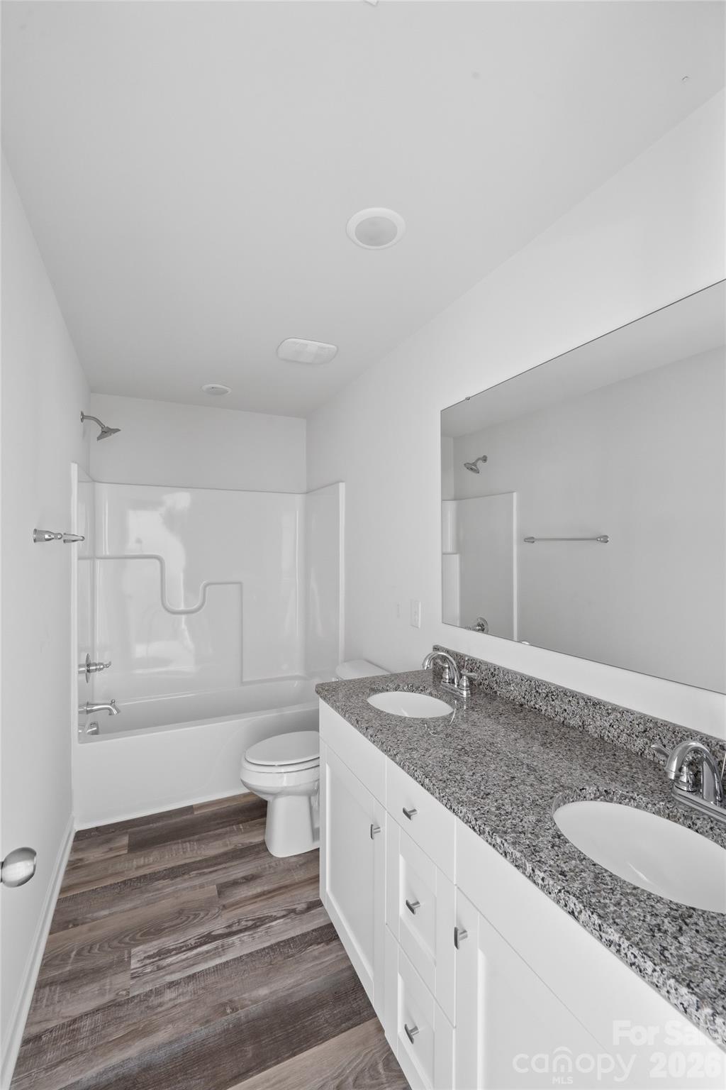 5145 Mark Drive NE — Hickory