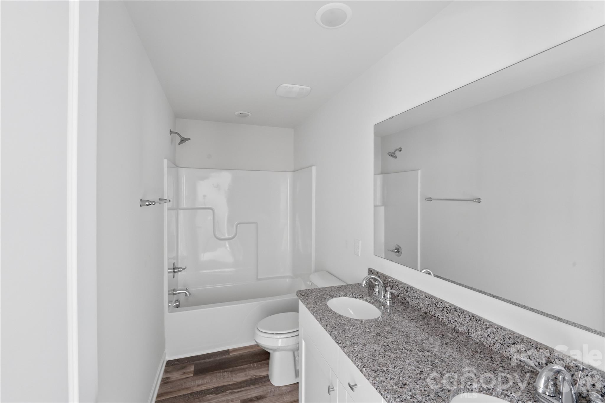 5145 Mark Drive NE — Hickory
