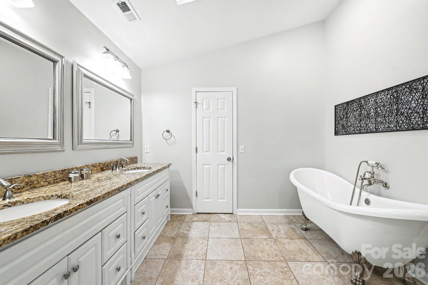 12227 Provincetowne Drive — Charlotte