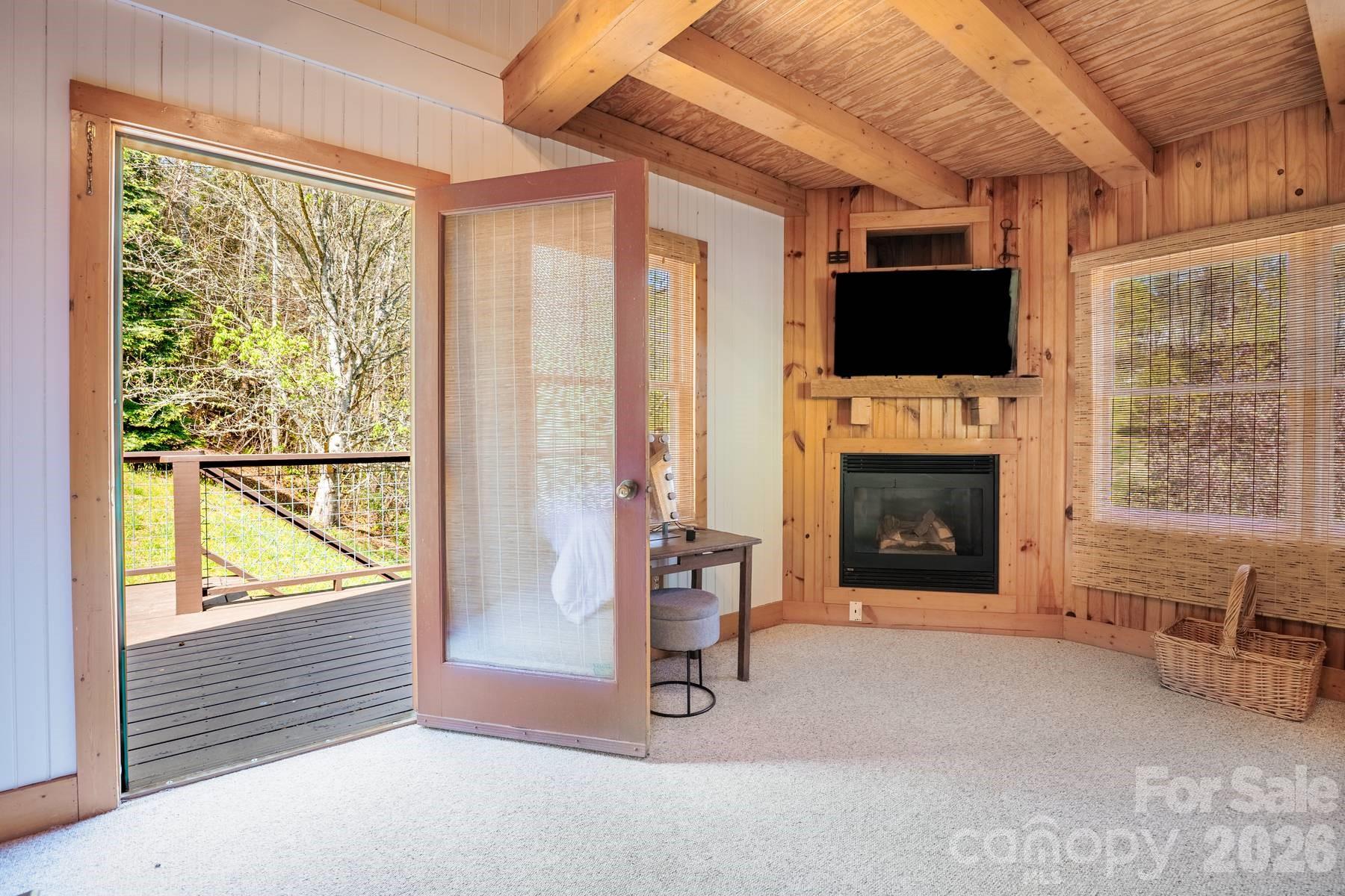 440 Huskey Road — Bryson City