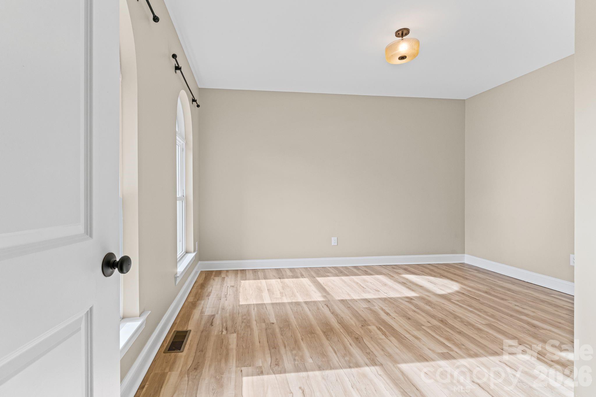 160 Tullyries Lane — Lewisville