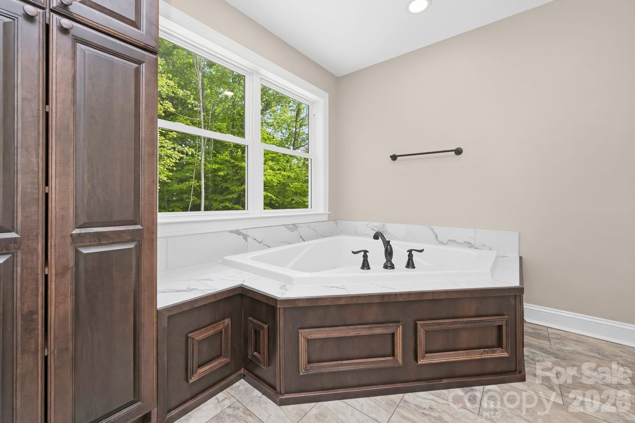 160 Tullyries Lane — Lewisville