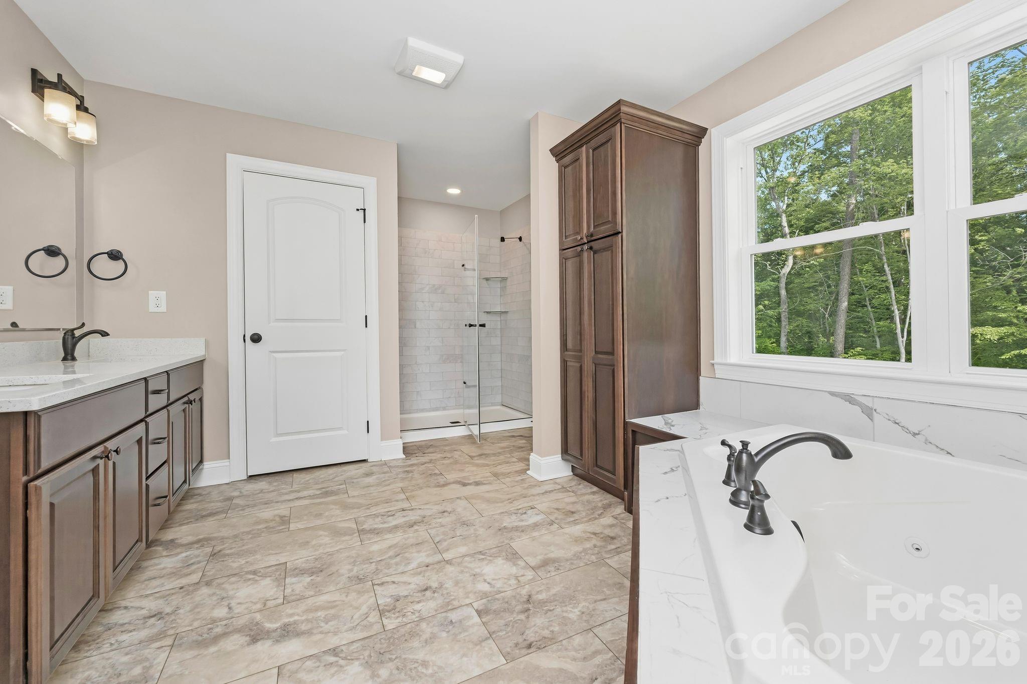 160 Tullyries Lane — Lewisville