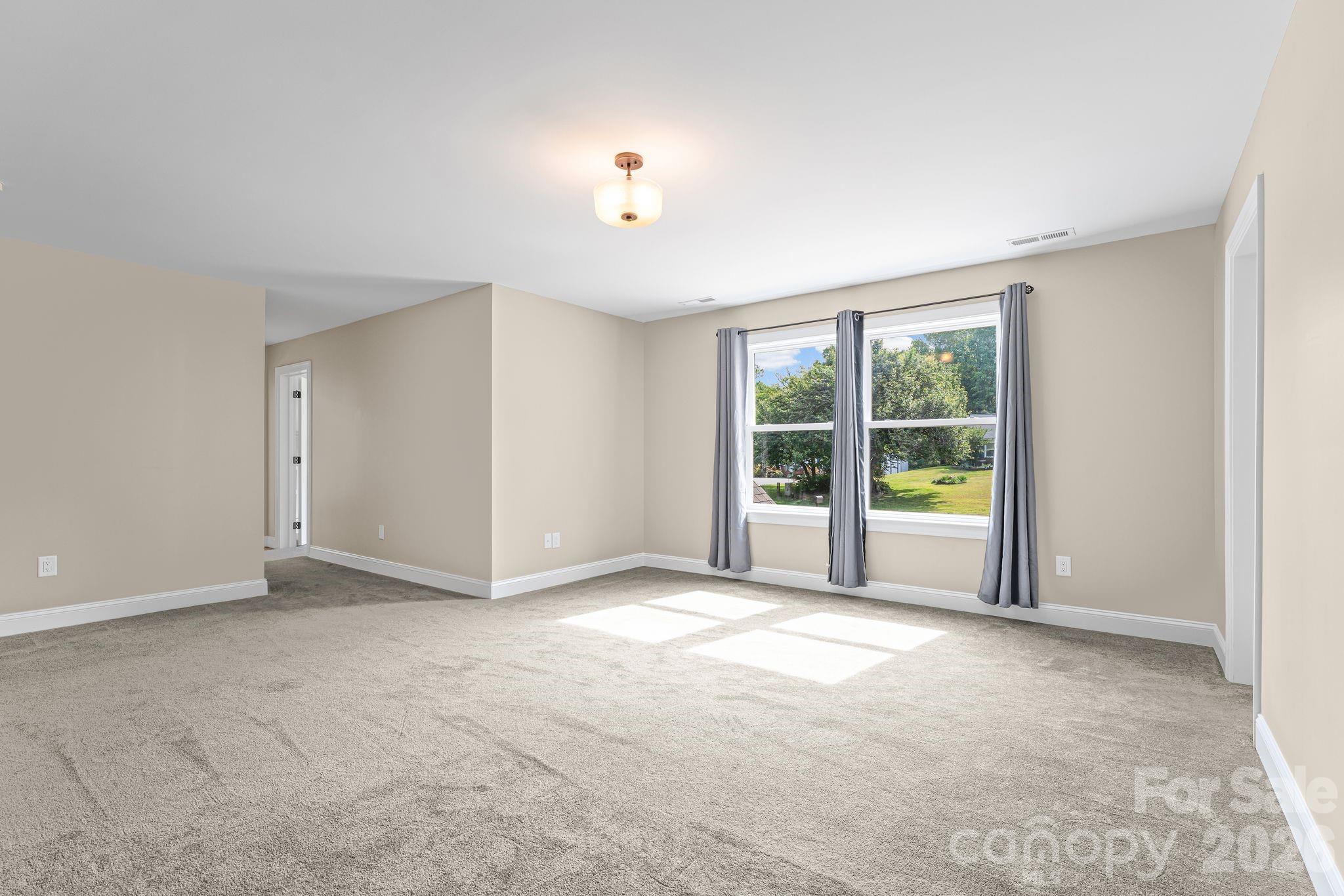 160 Tullyries Lane — Lewisville