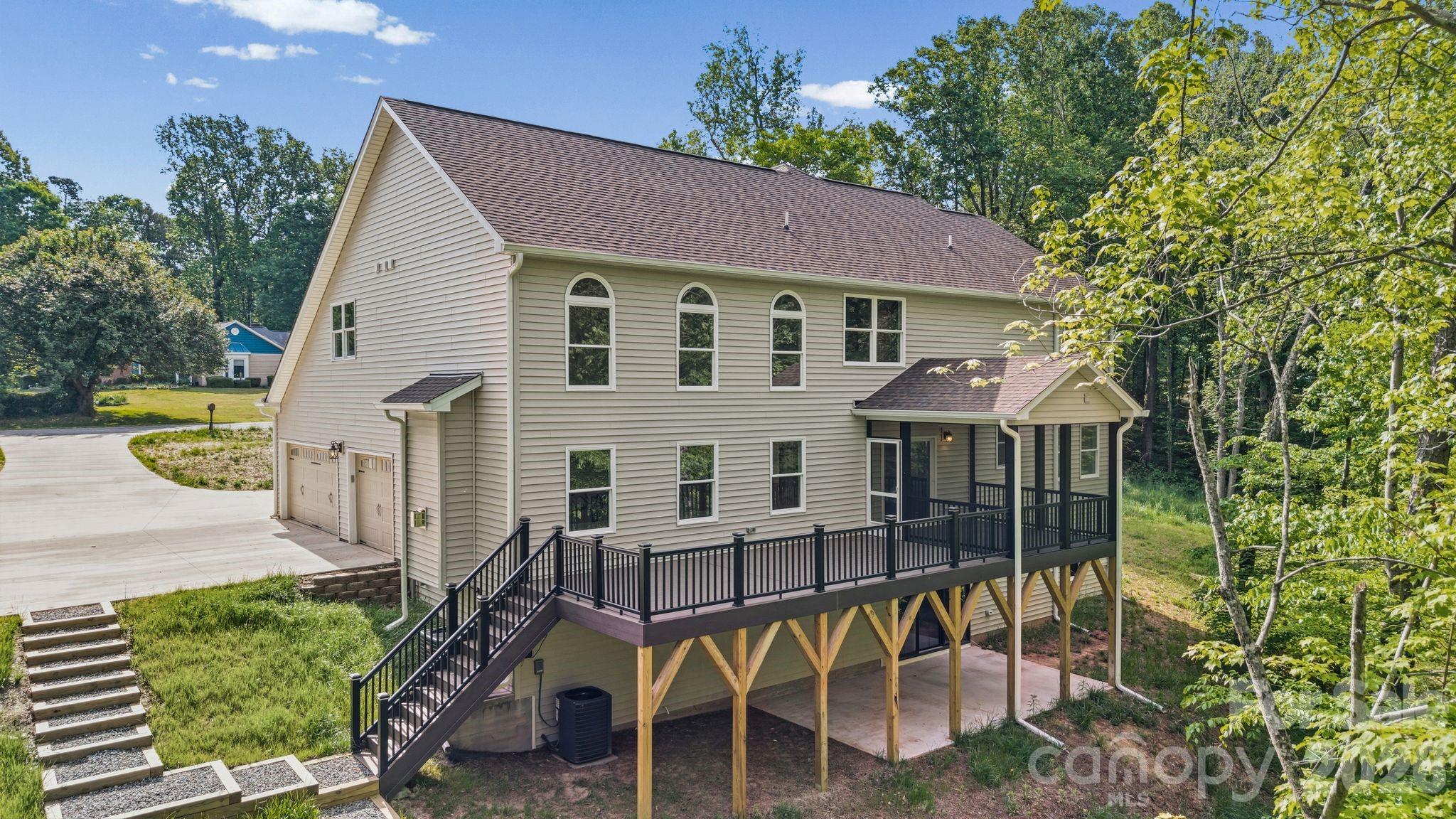 160 Tullyries Lane — Lewisville