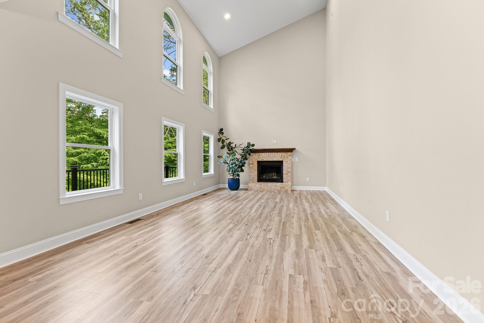 160 Tullyries Lane — Lewisville