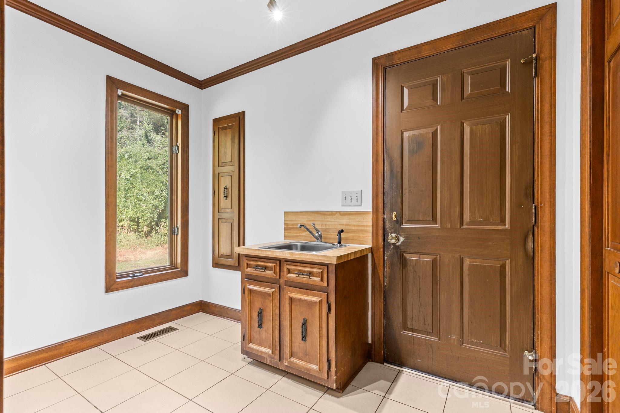 1653 Dudley Shoals Road — Granite Falls