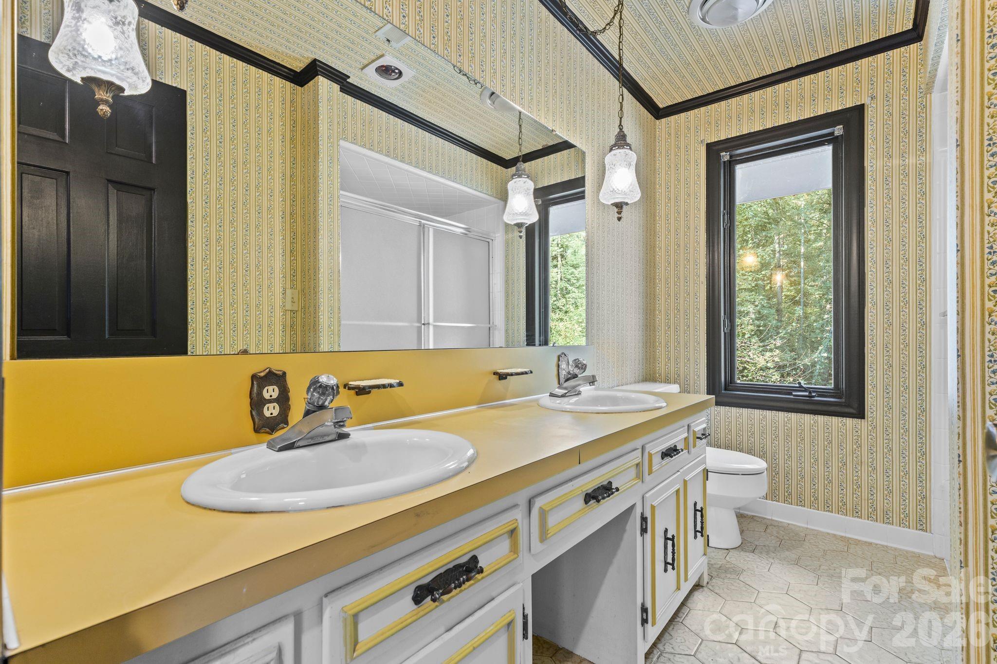 1653 Dudley Shoals Road — Granite Falls