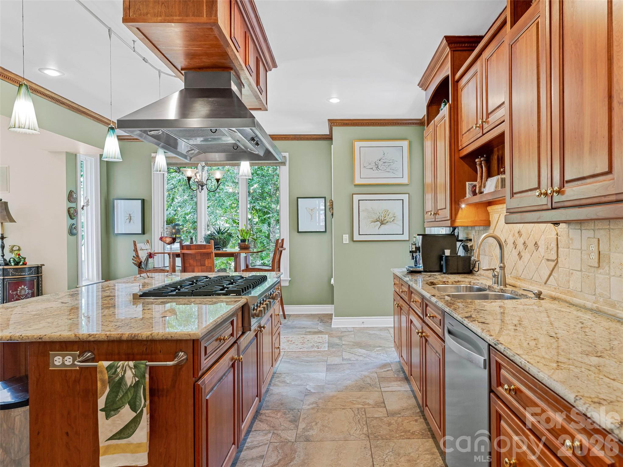 212 S Plains Drive — Asheville