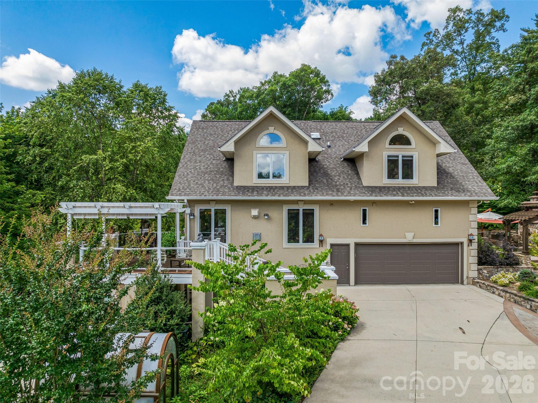 212 S Plains Drive — Asheville