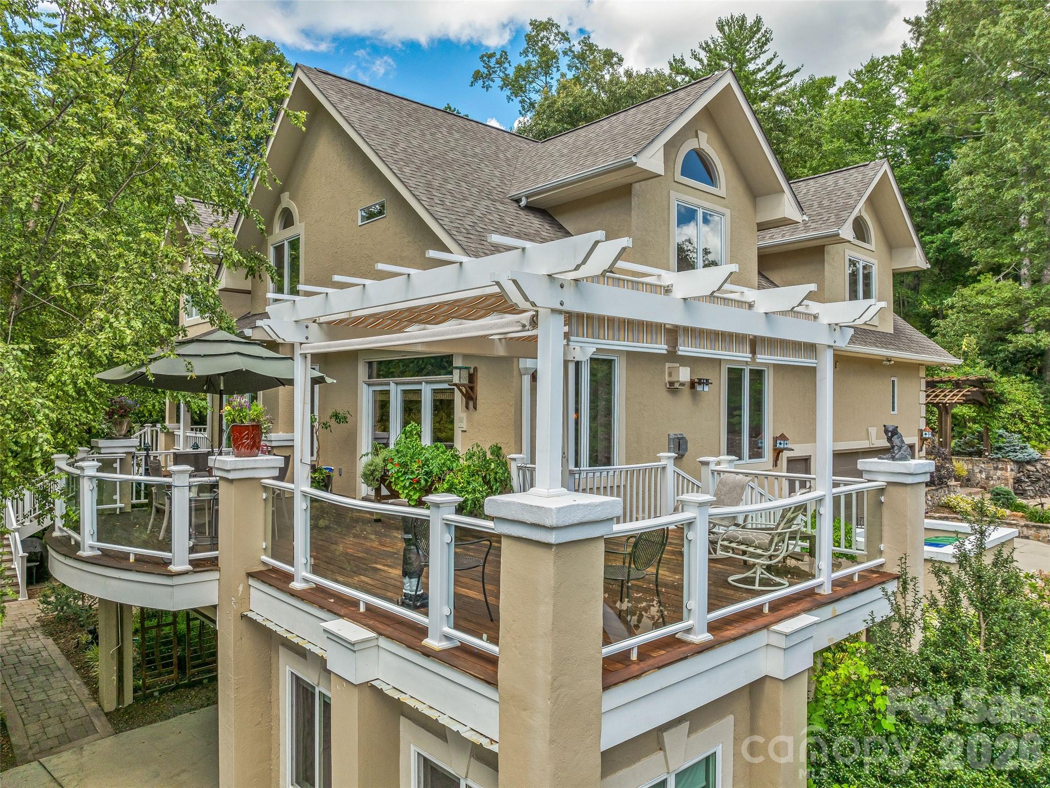 212 S Plains Drive — Asheville