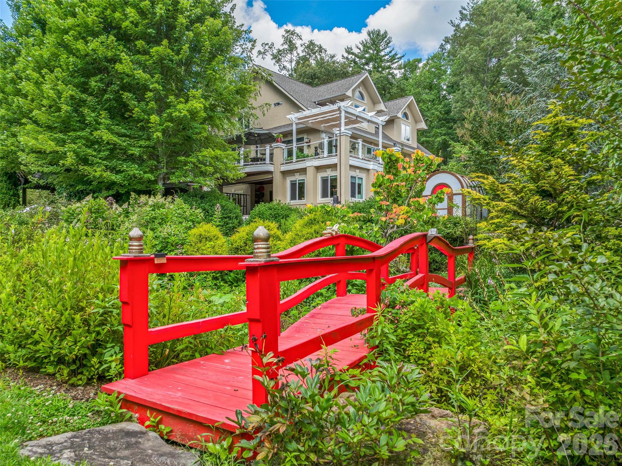 212 S Plains Drive — Asheville