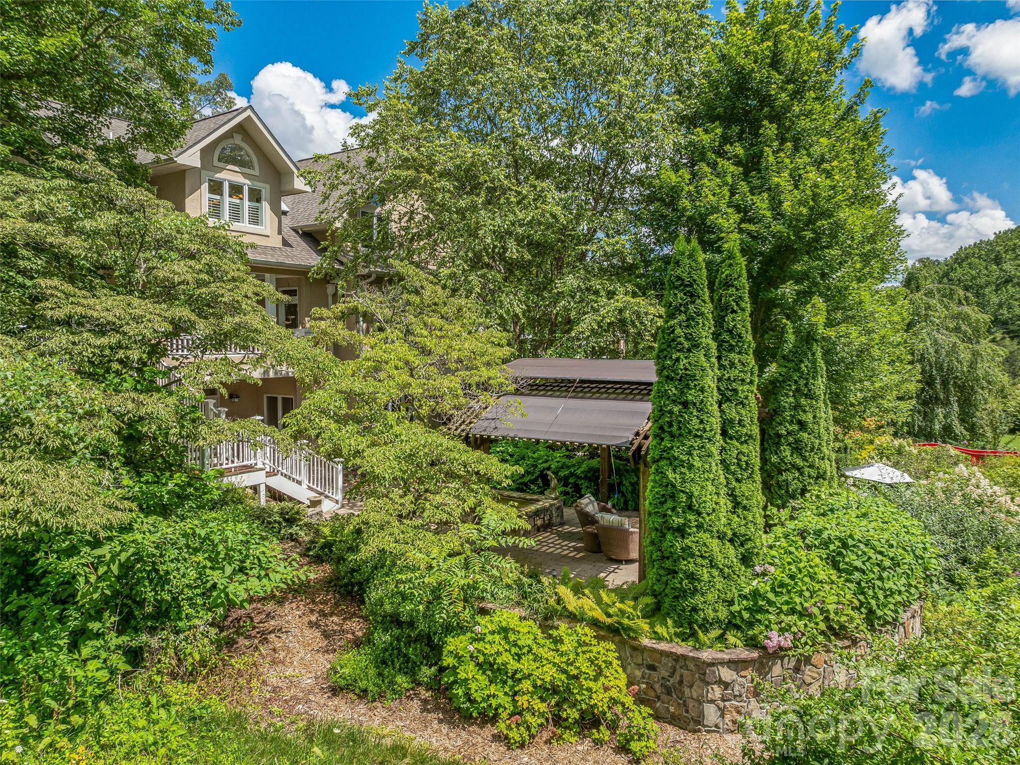 212 S Plains Drive — Asheville