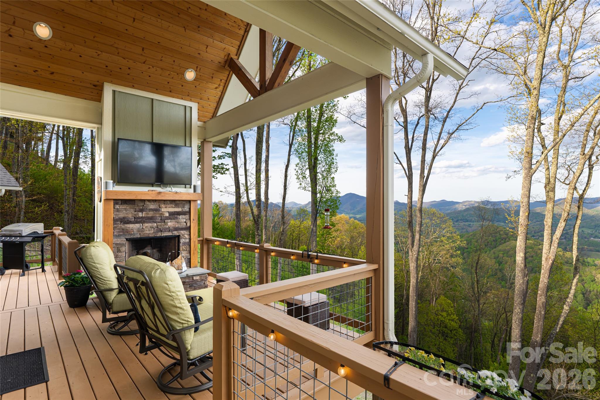 366 Signature Row Boulevard — Waynesville