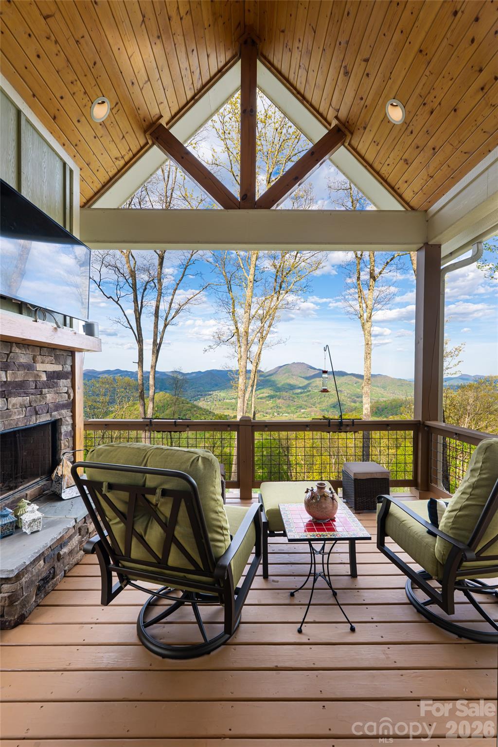 366 Signature Row Boulevard — Waynesville