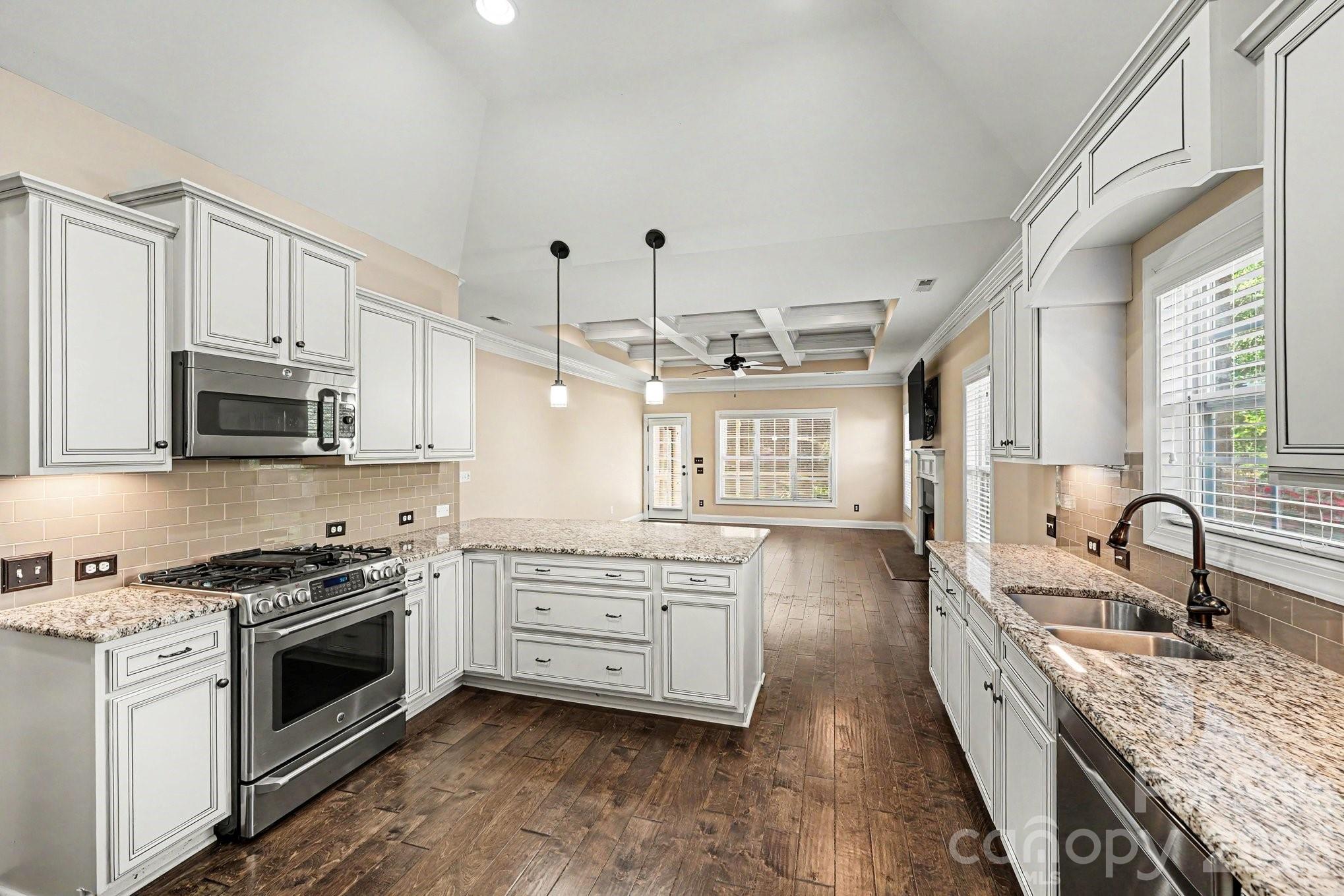 7344 Ridgecrest Trail — Lewisville
