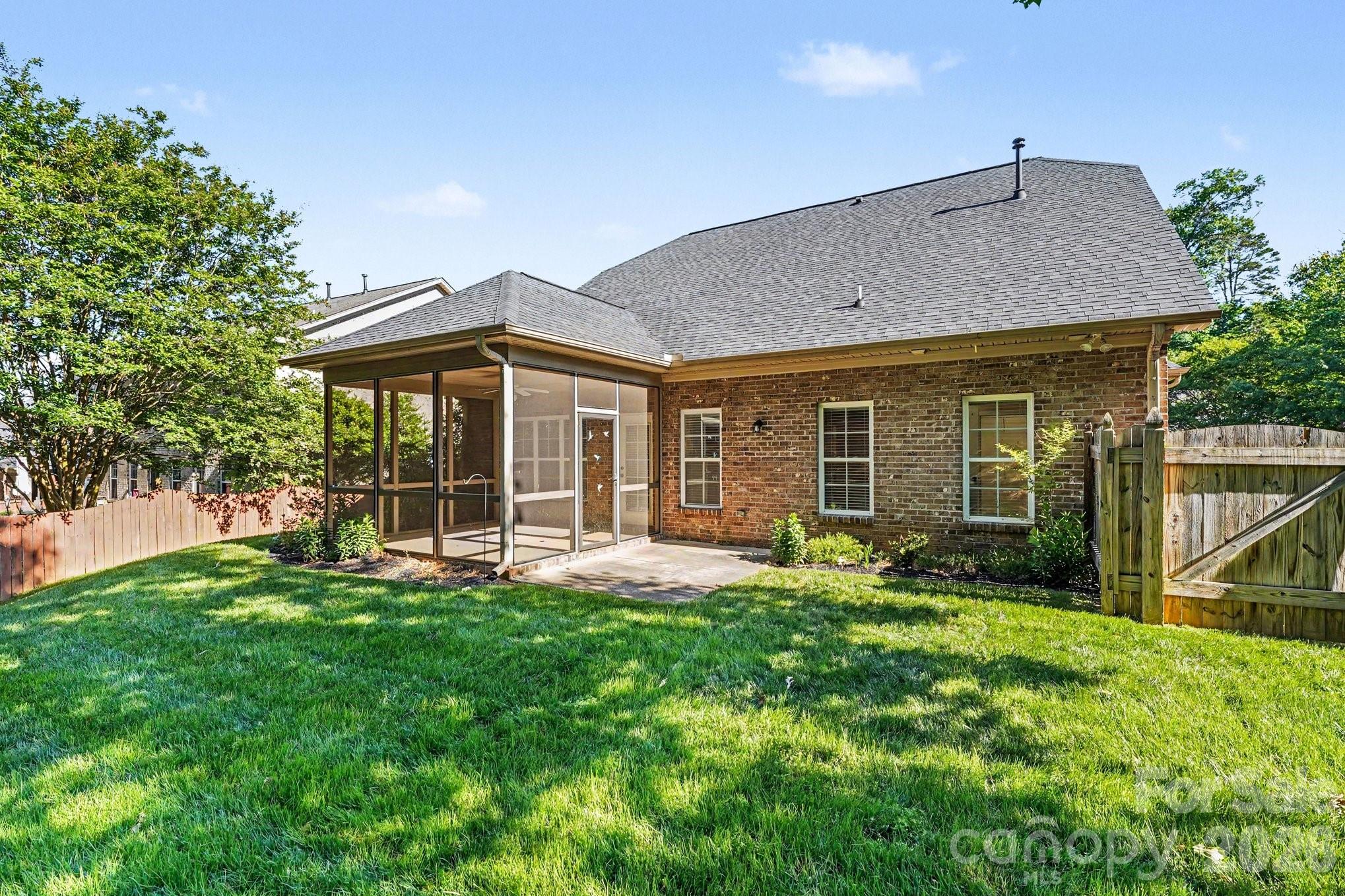 7344 Ridgecrest Trail — Lewisville