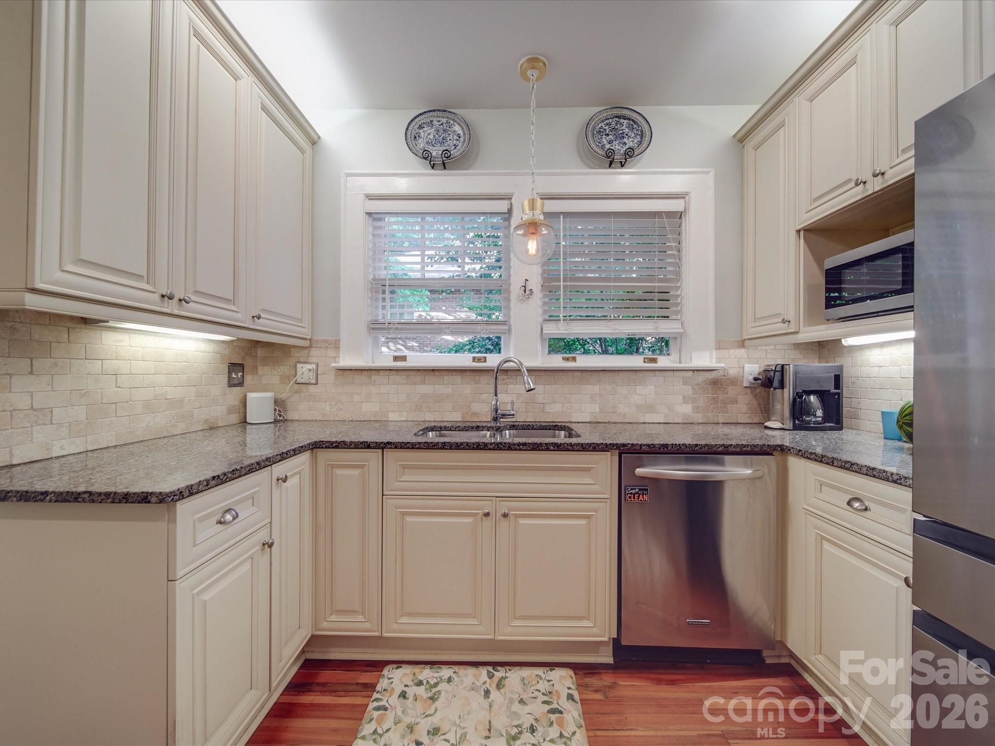 907 Edgewood Circle — Gastonia