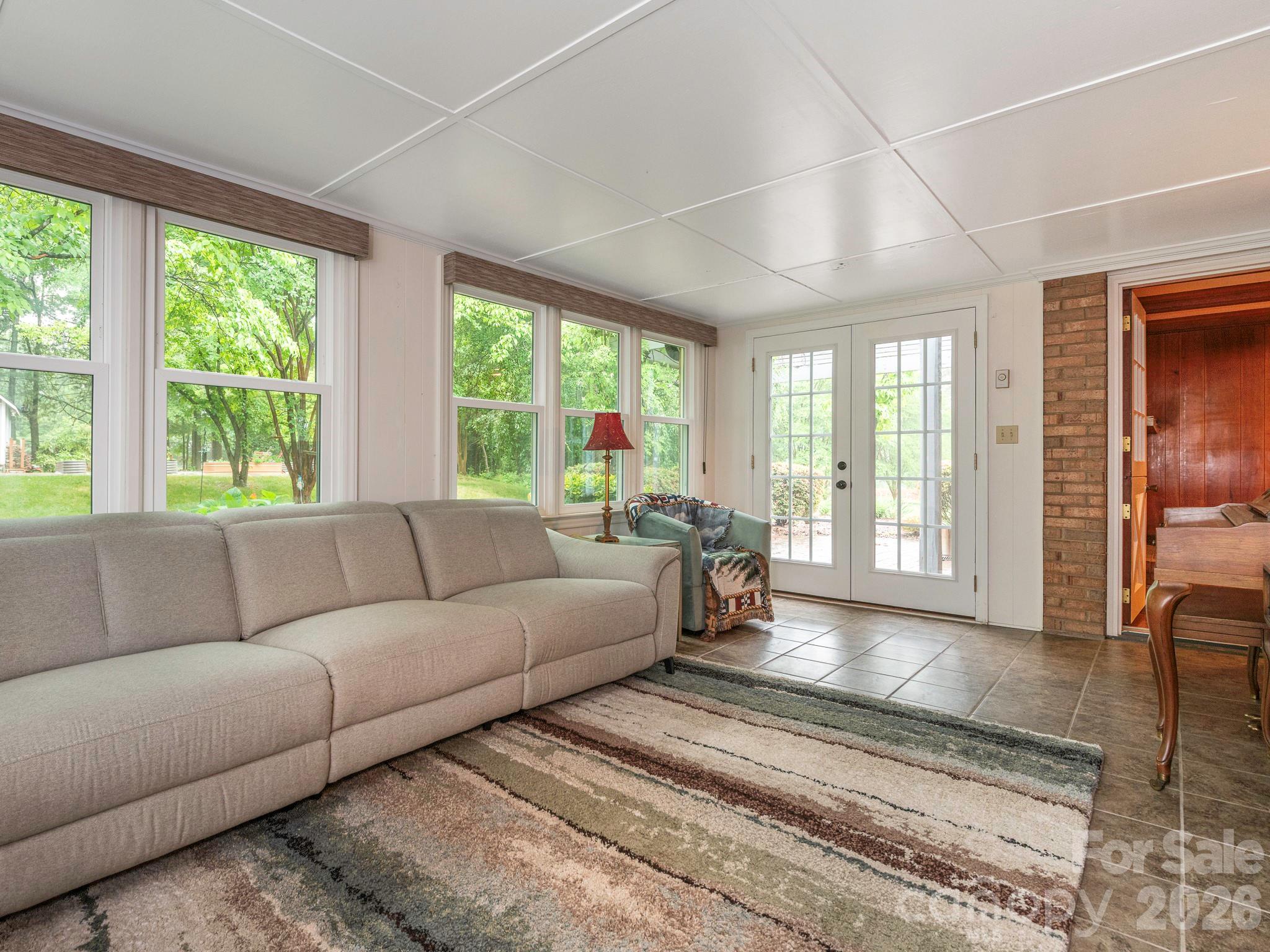 8536 Circle Drive — Mount Pleasant