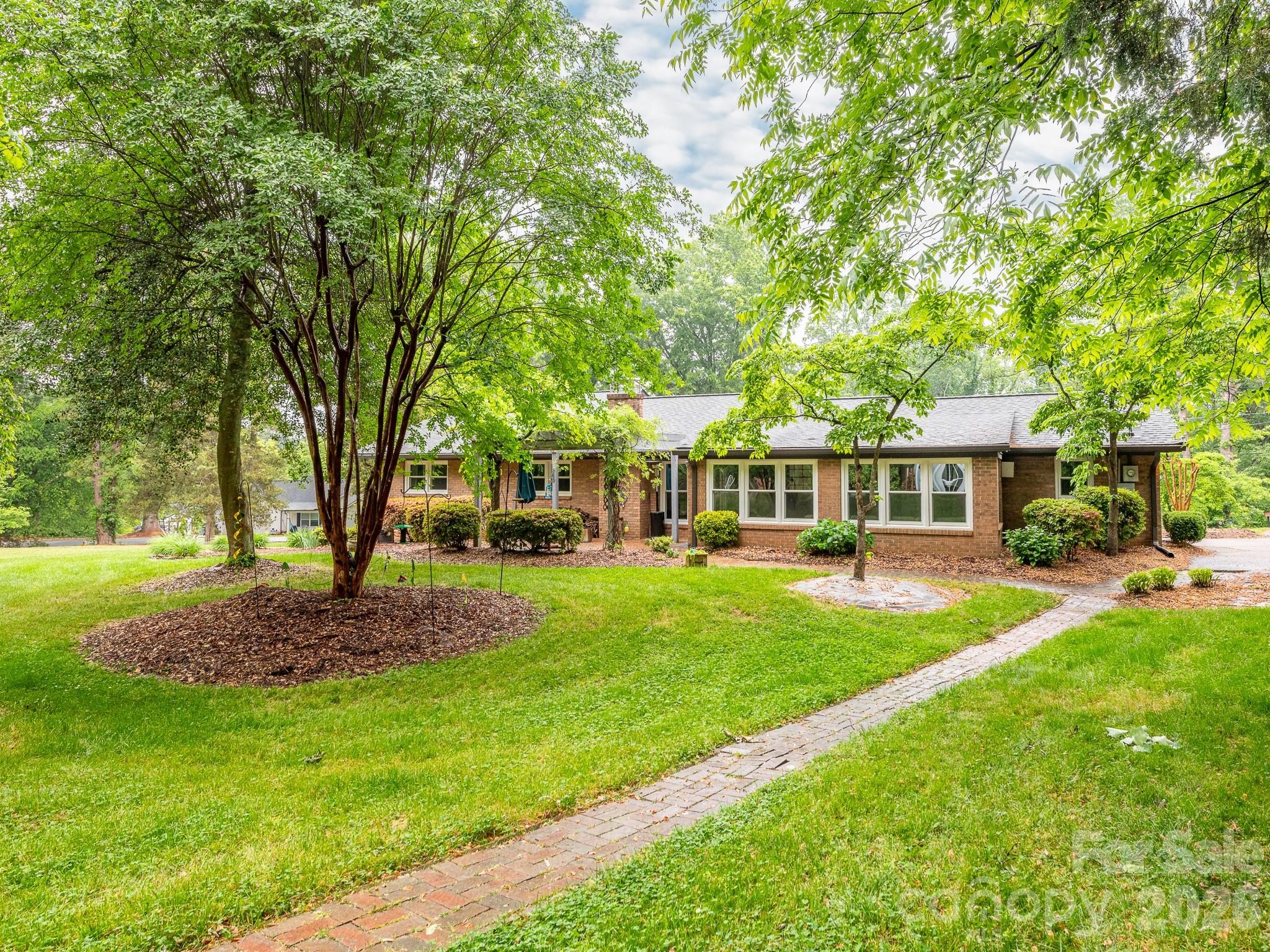 8536 Circle Drive — Mount Pleasant