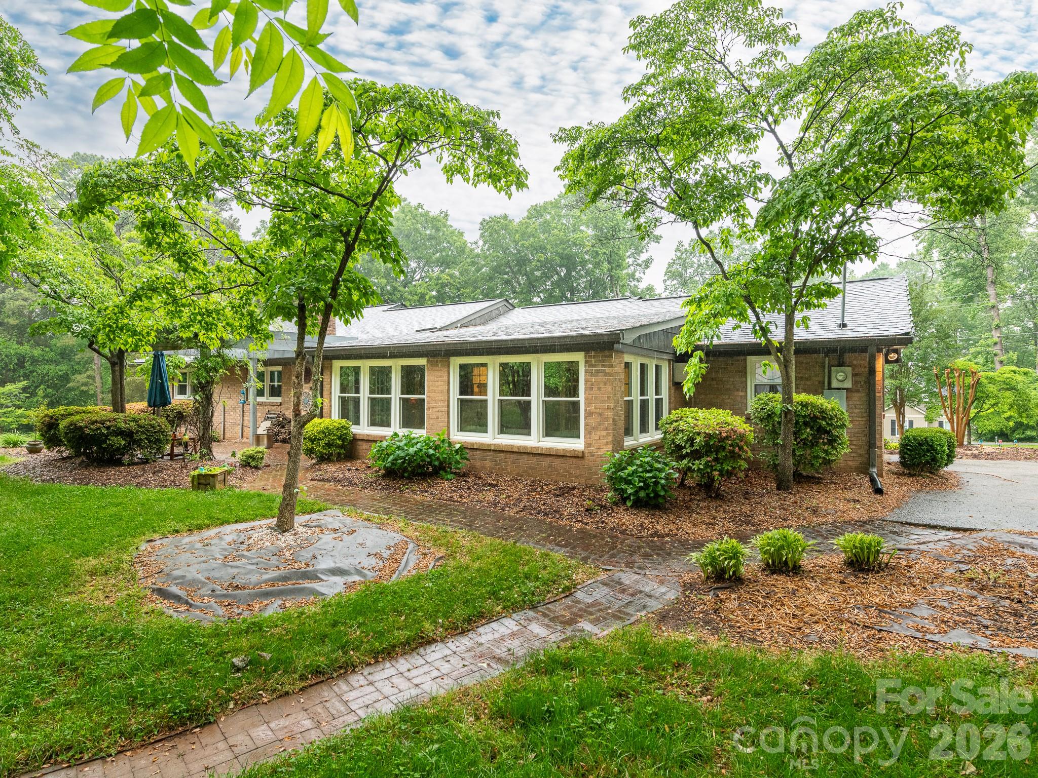8536 Circle Drive — Mount Pleasant