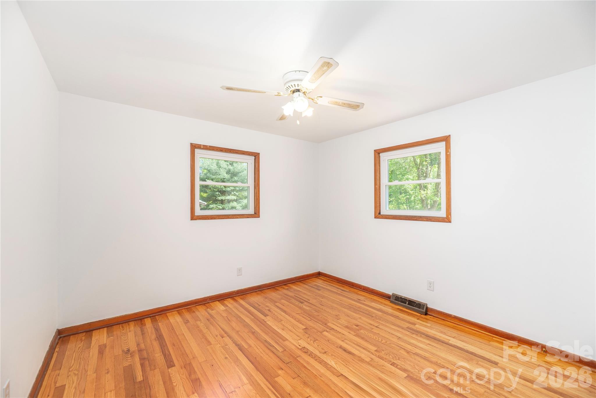 1140 Groundhog Road — Canton