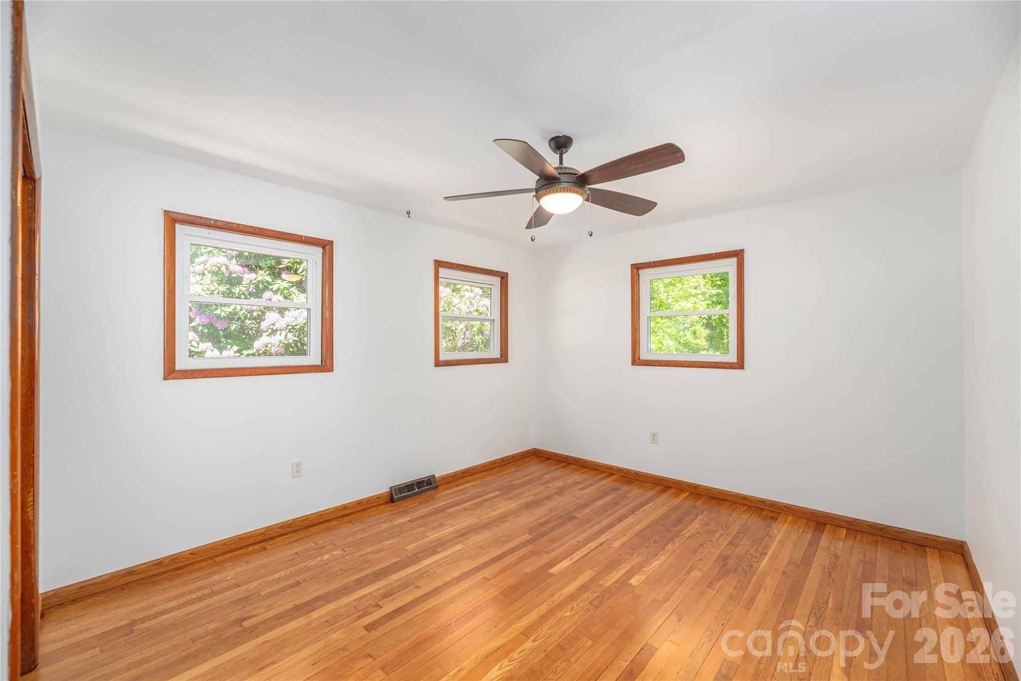 1140 Groundhog Road — Canton