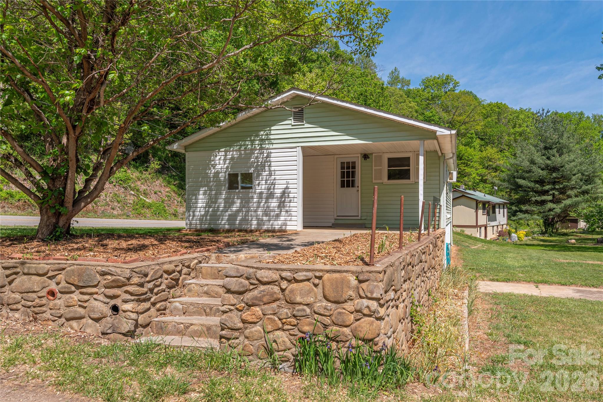 1140 Groundhog Road — Canton