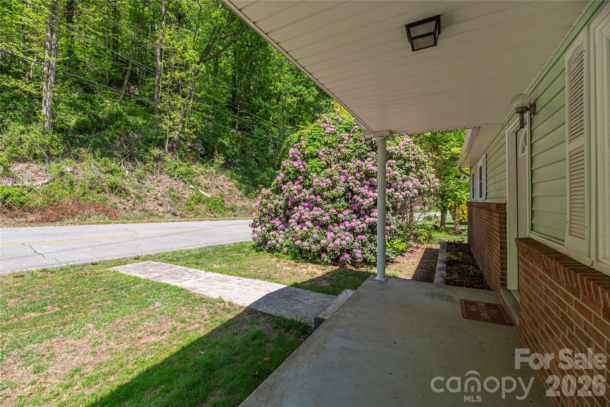 1140 Groundhog Road — Canton