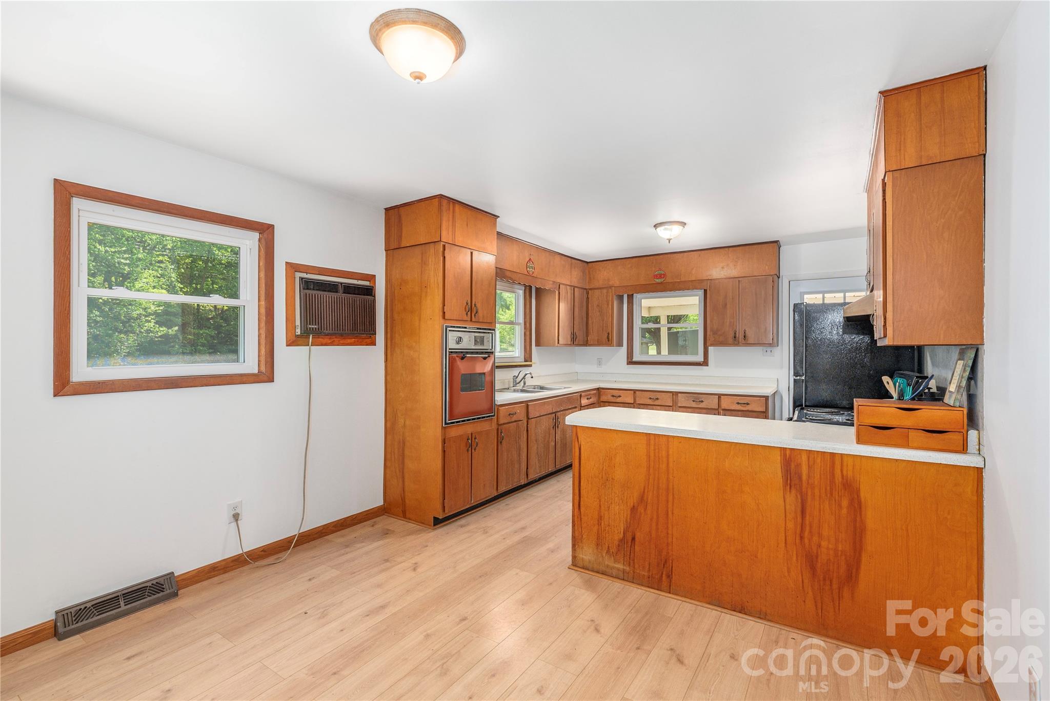 1140 Groundhog Road — Canton