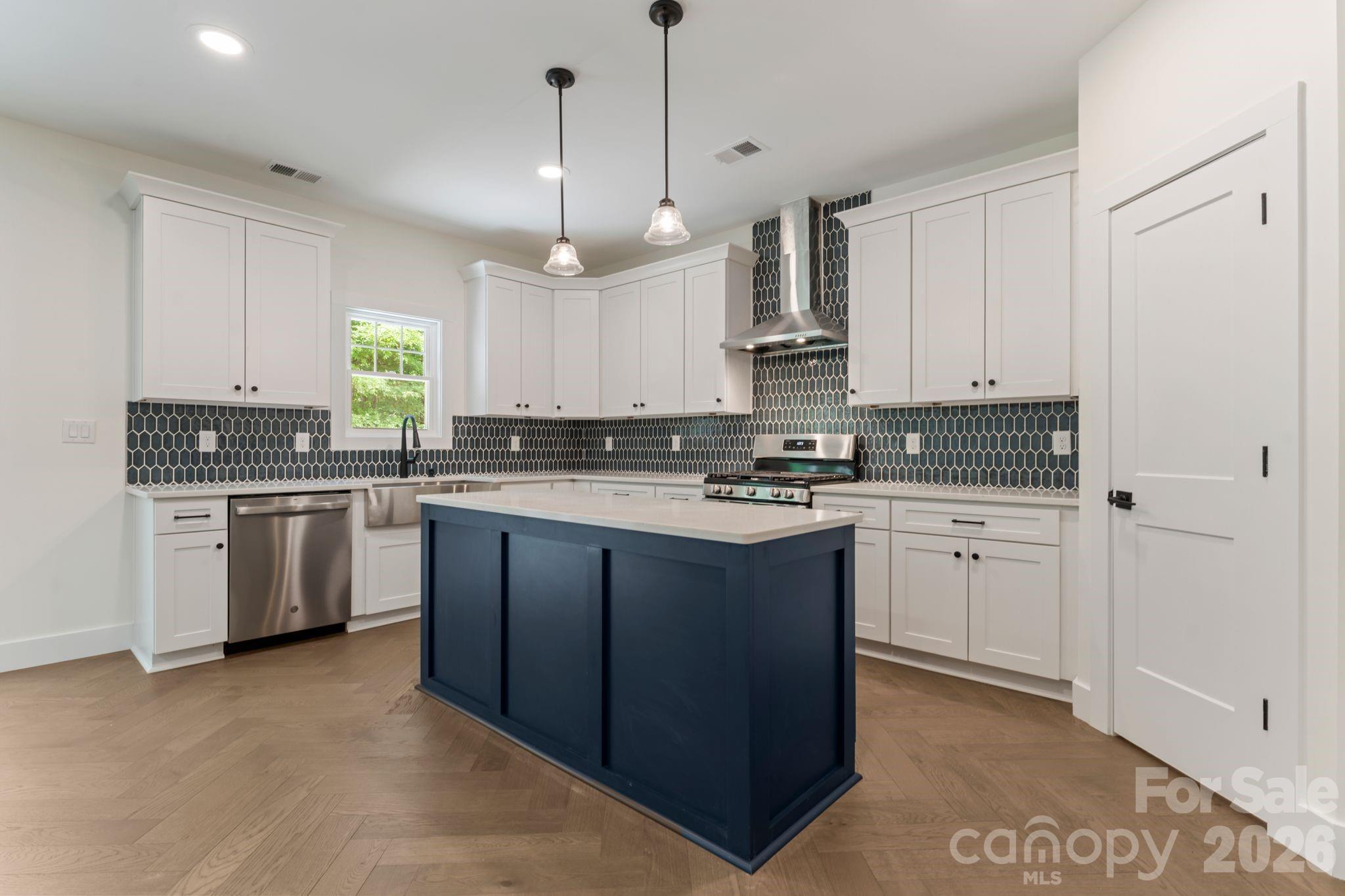 11932 Crabapple Lane — Huntersville