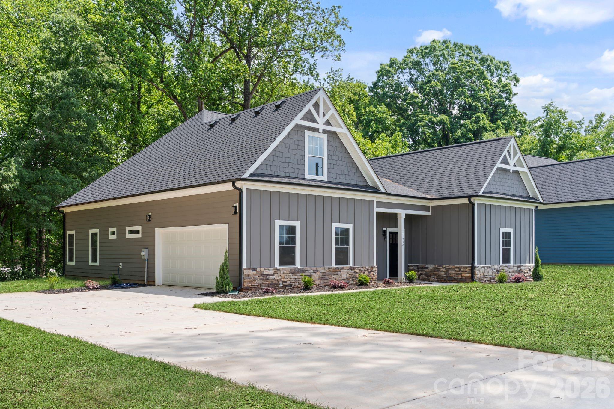 11932 Crabapple Lane — Huntersville