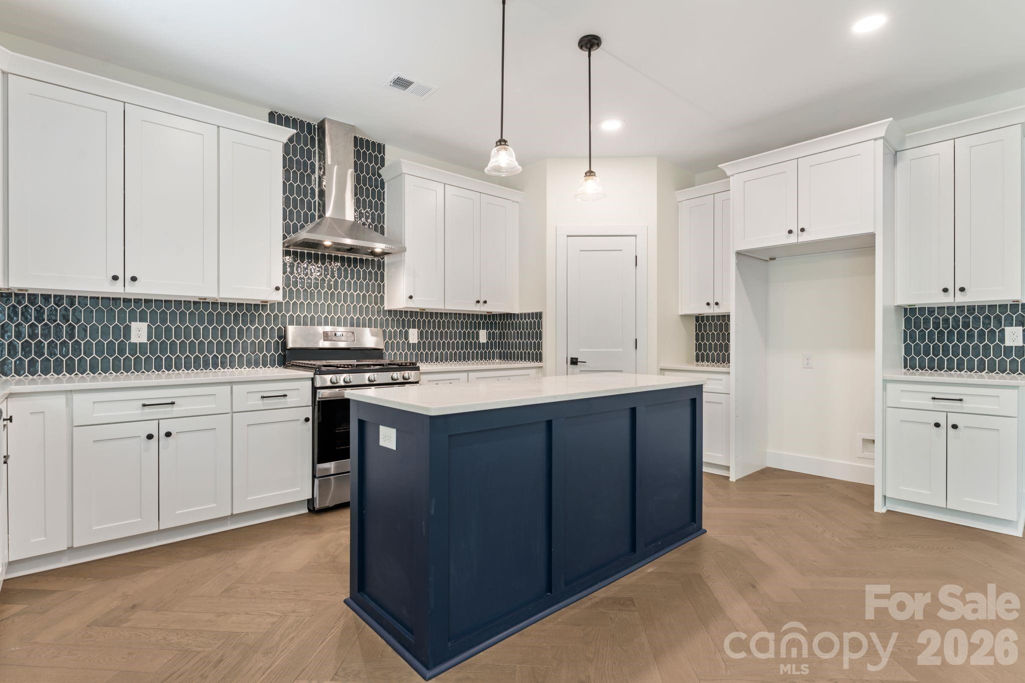 11932 Crabapple Lane — Huntersville