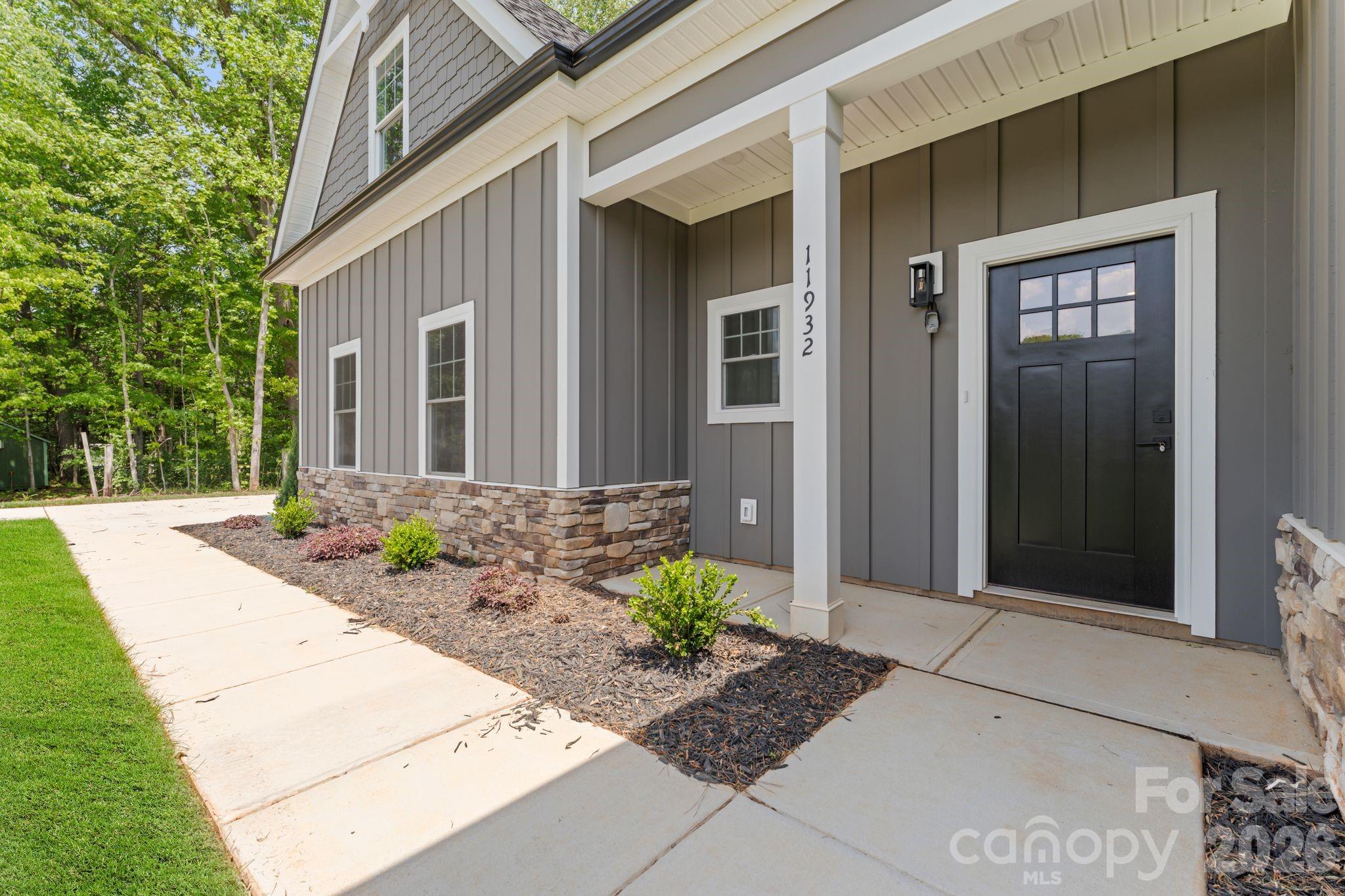 11932 Crabapple Lane — Huntersville