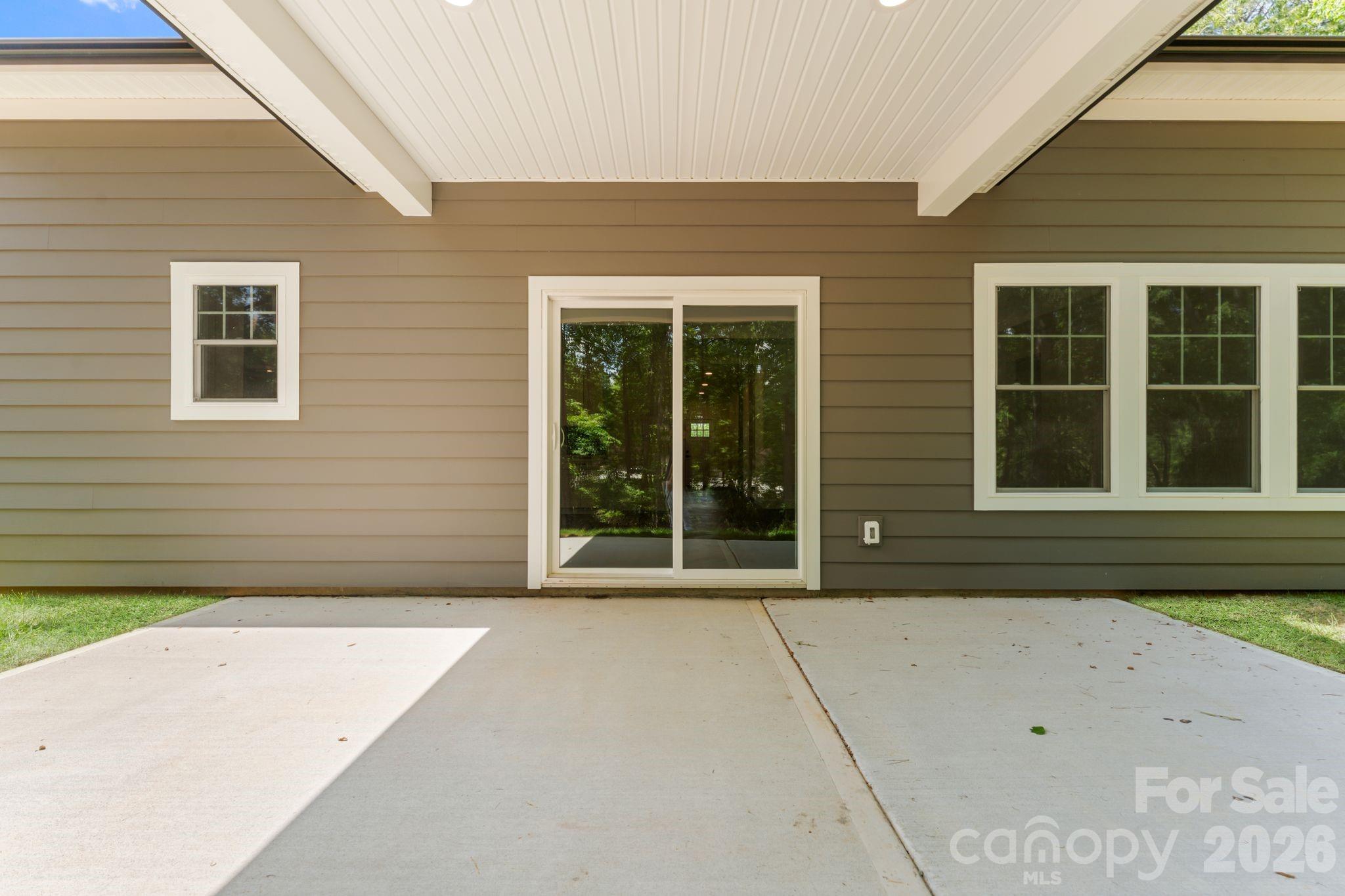11932 Crabapple Lane — Huntersville