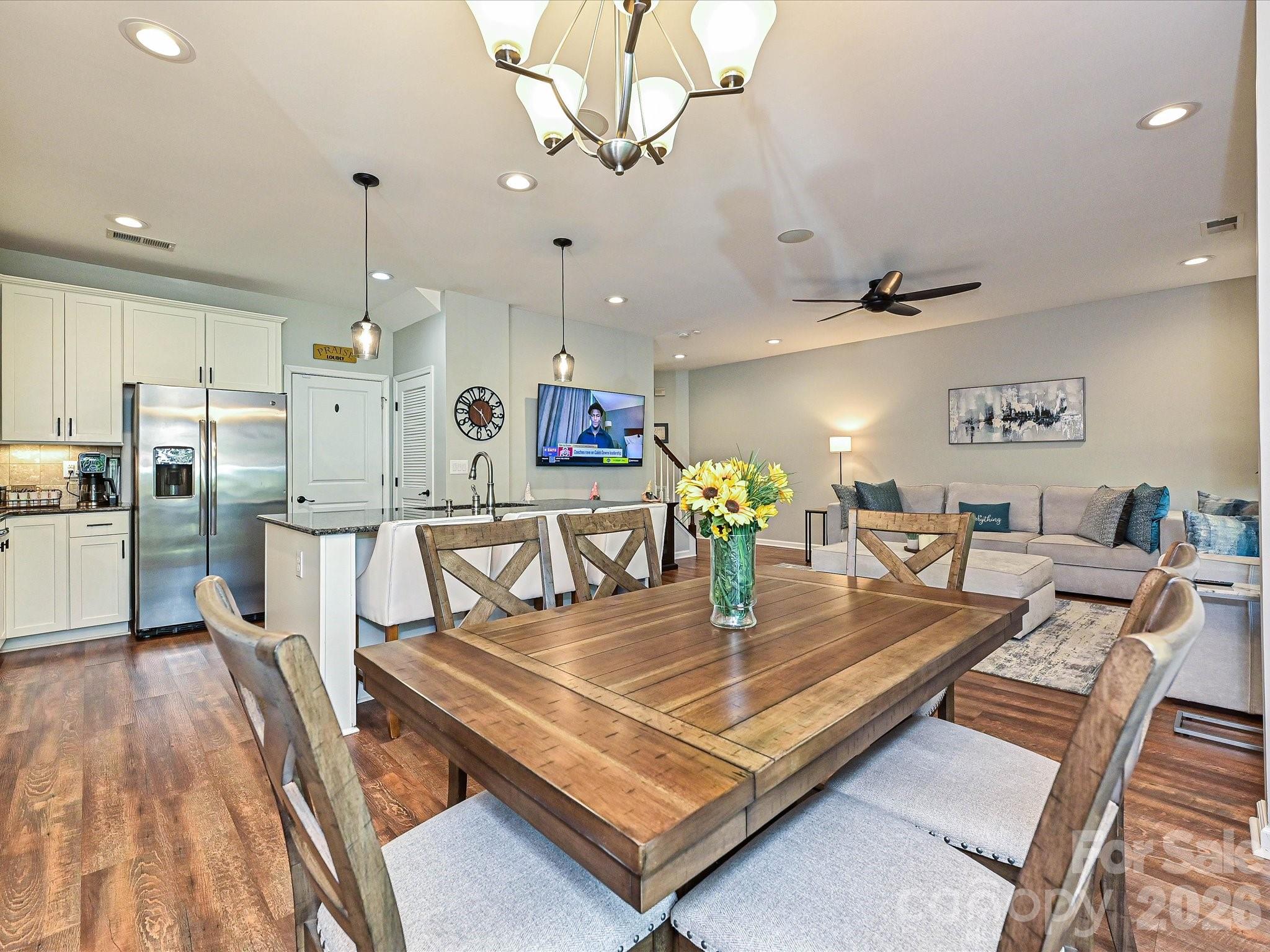7142 Mariners Village Drive — Denver