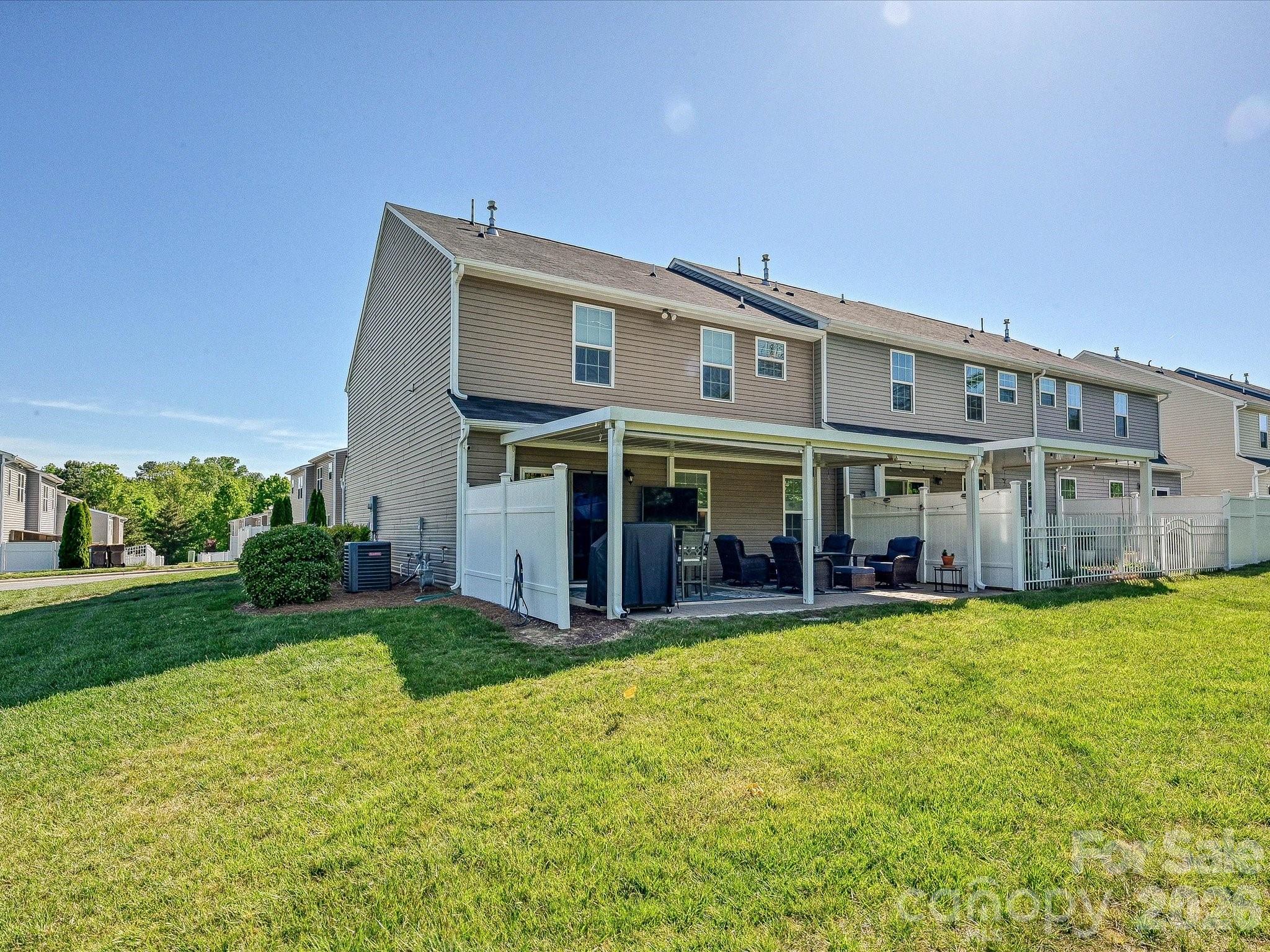 7142 Mariners Village Drive — Denver