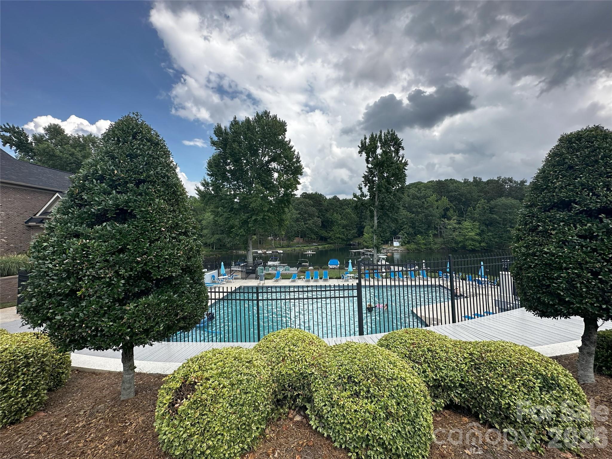7142 Mariners Village Drive — Denver