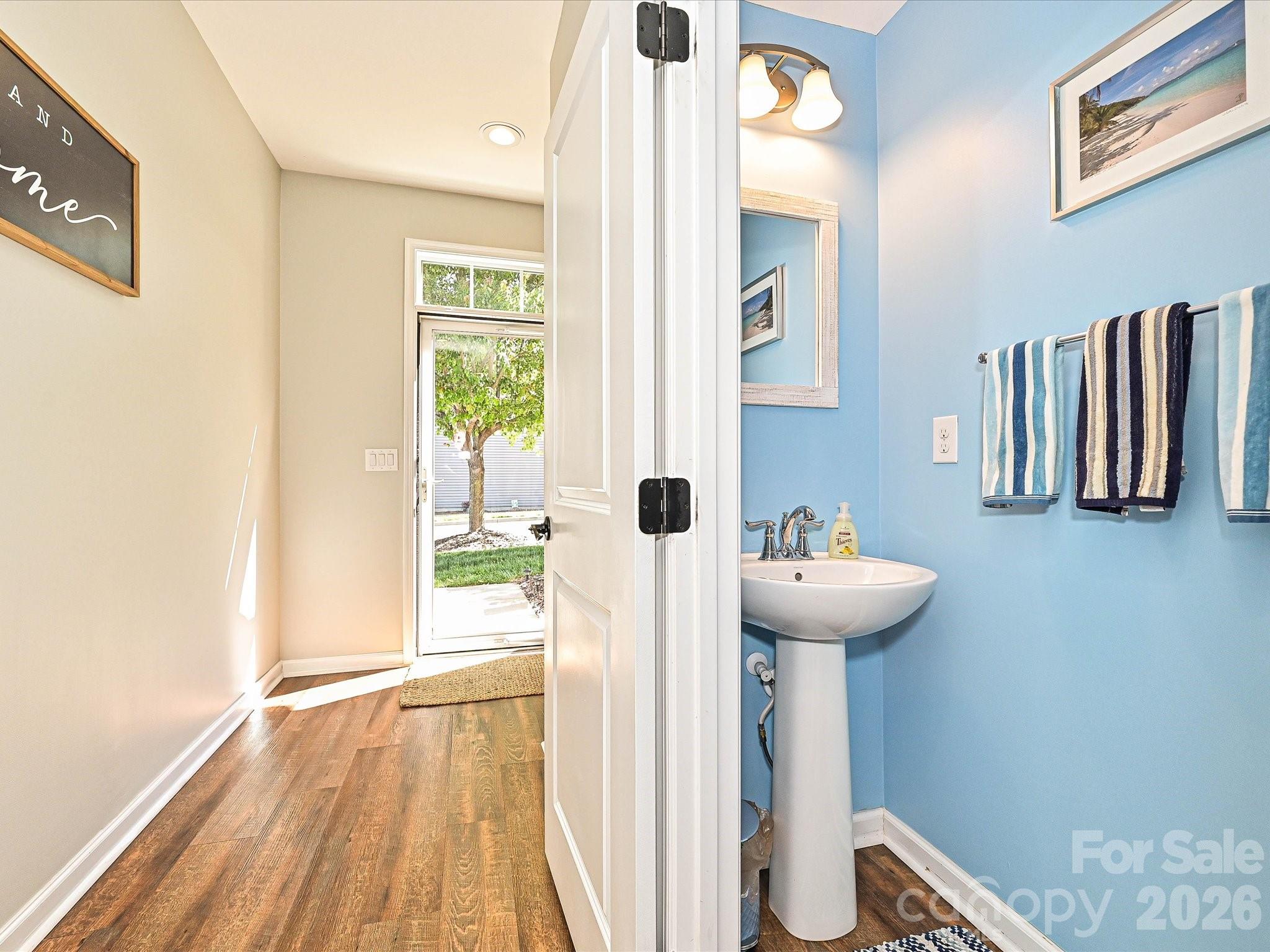 7142 Mariners Village Drive — Denver