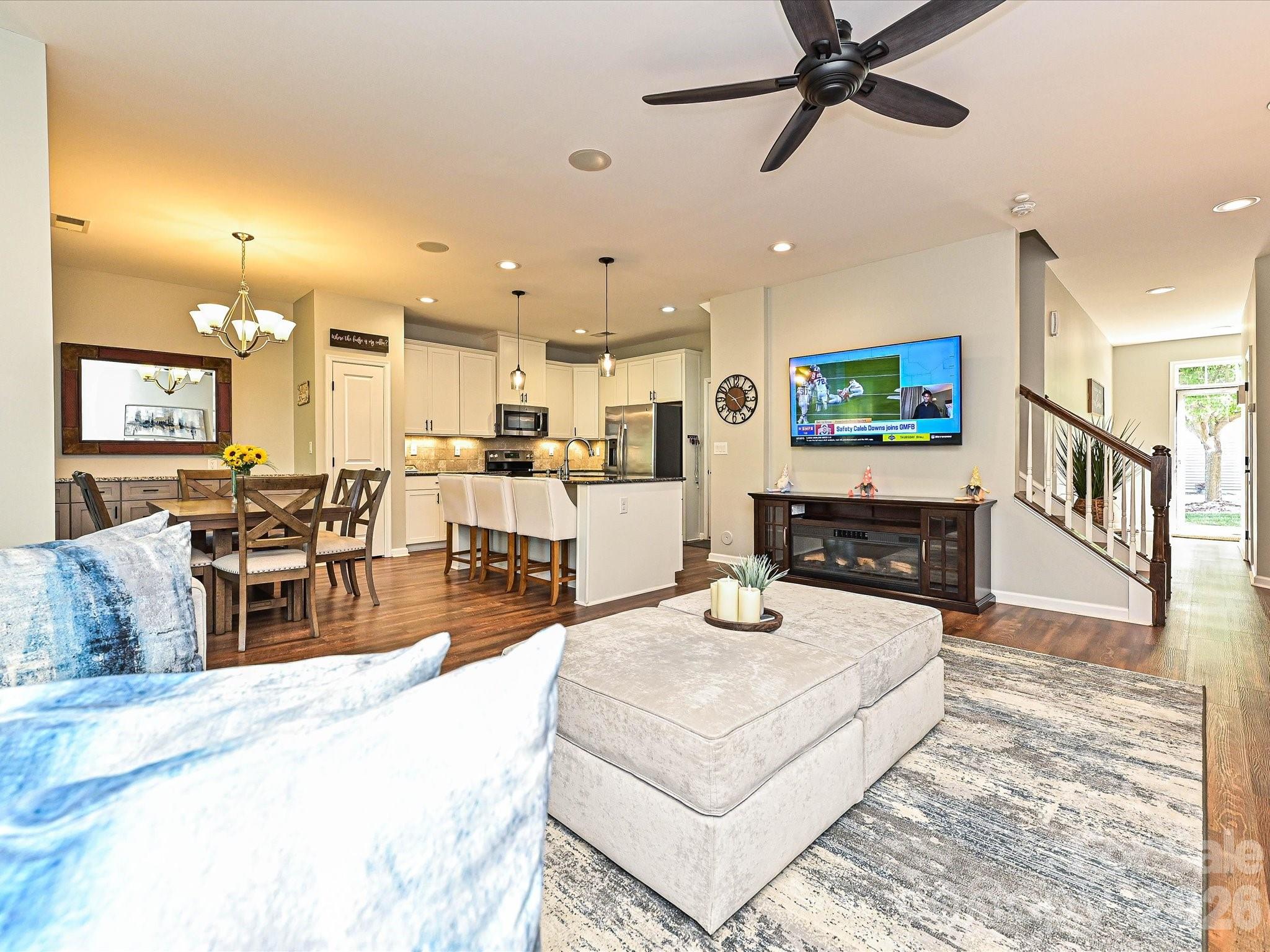 7142 Mariners Village Drive — Denver