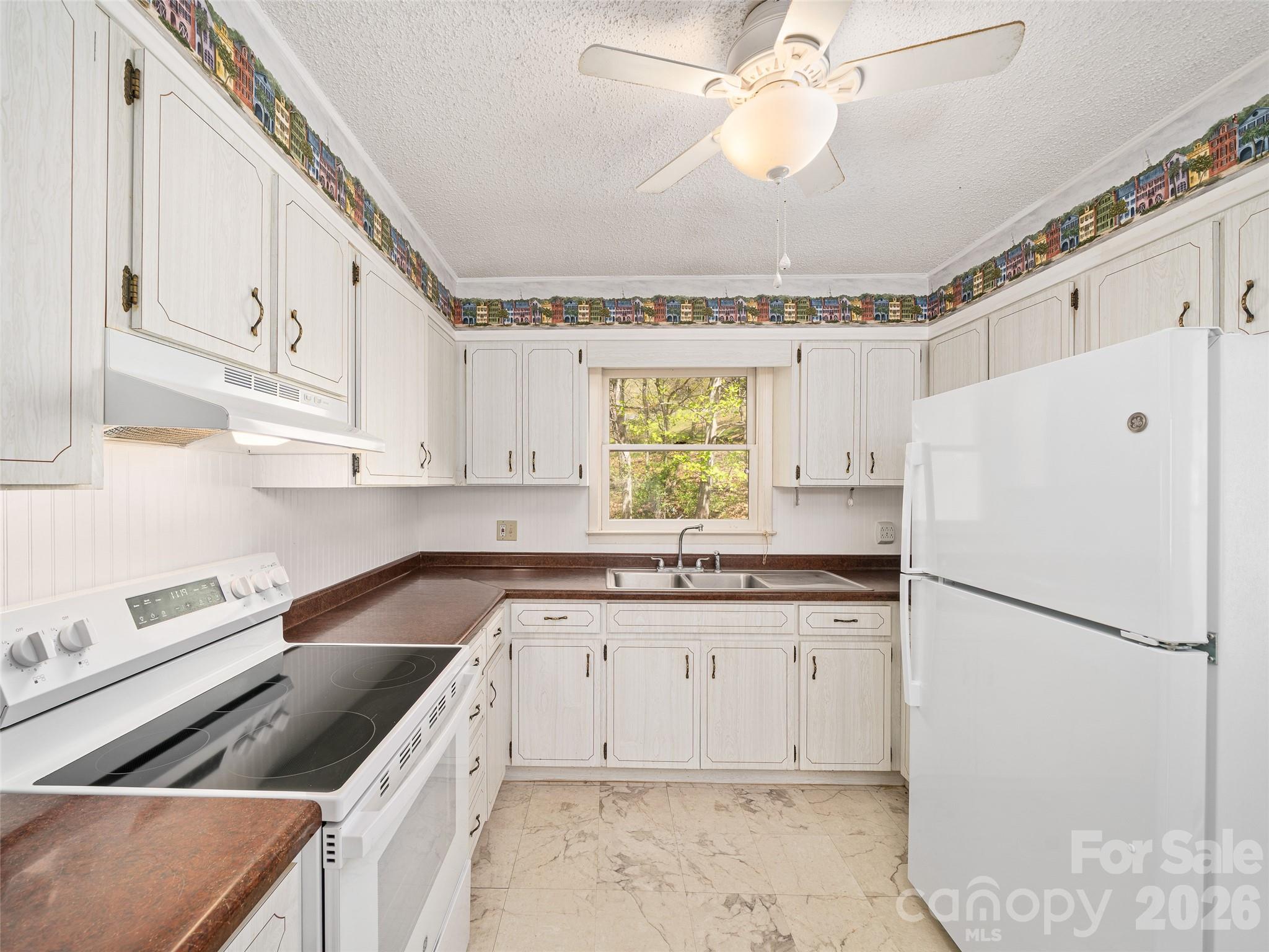 261 Shady Oak Road — Burnsville