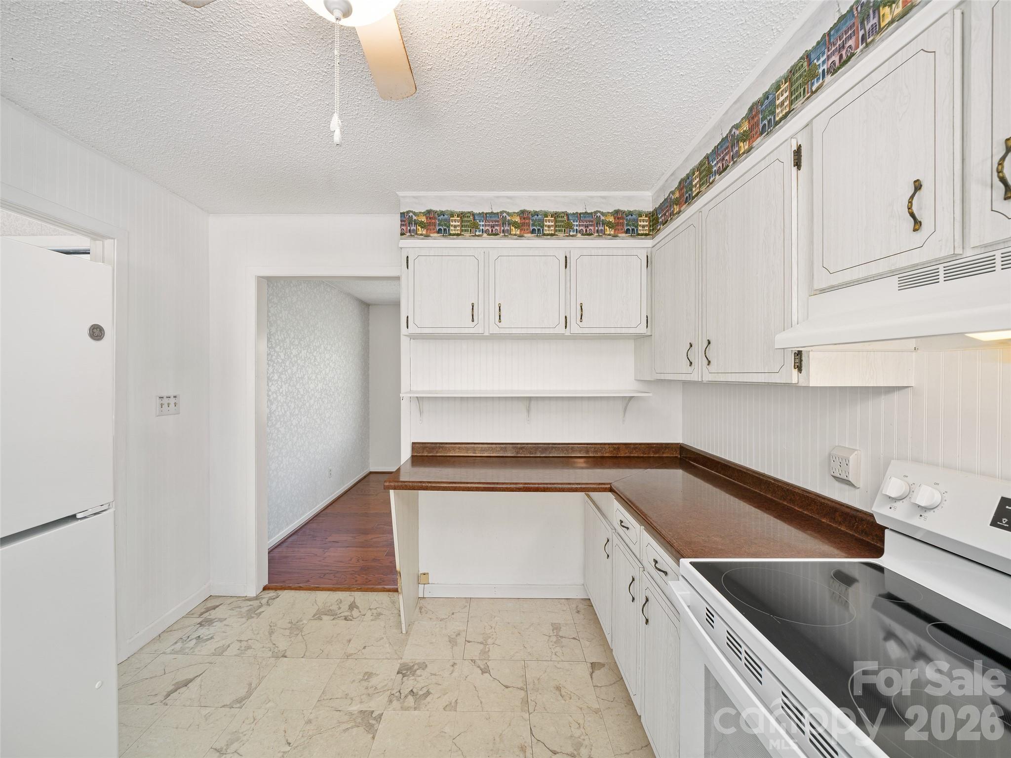 261 Shady Oak Road — Burnsville