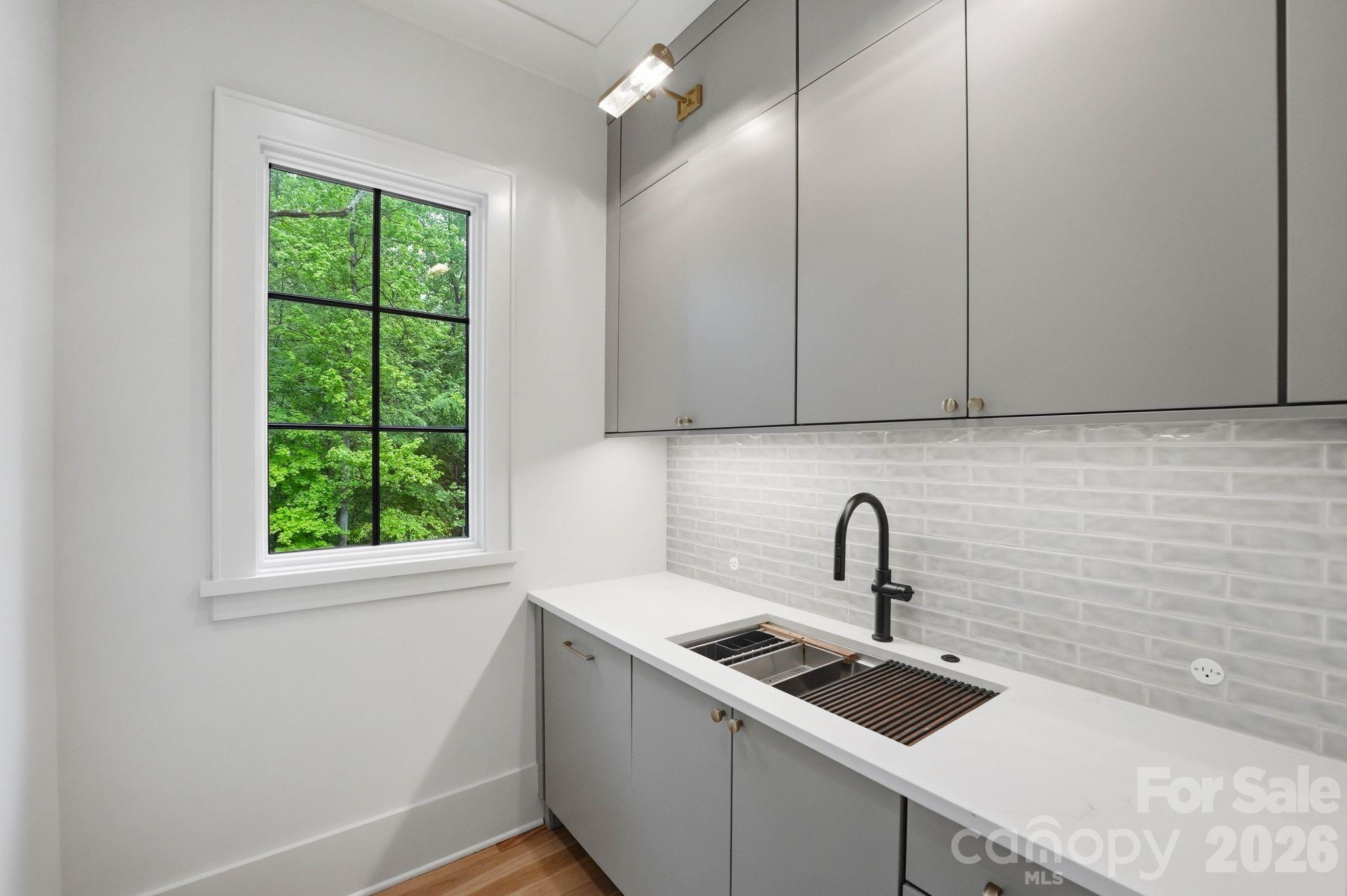 6010 Old Providence Lane — Charlotte