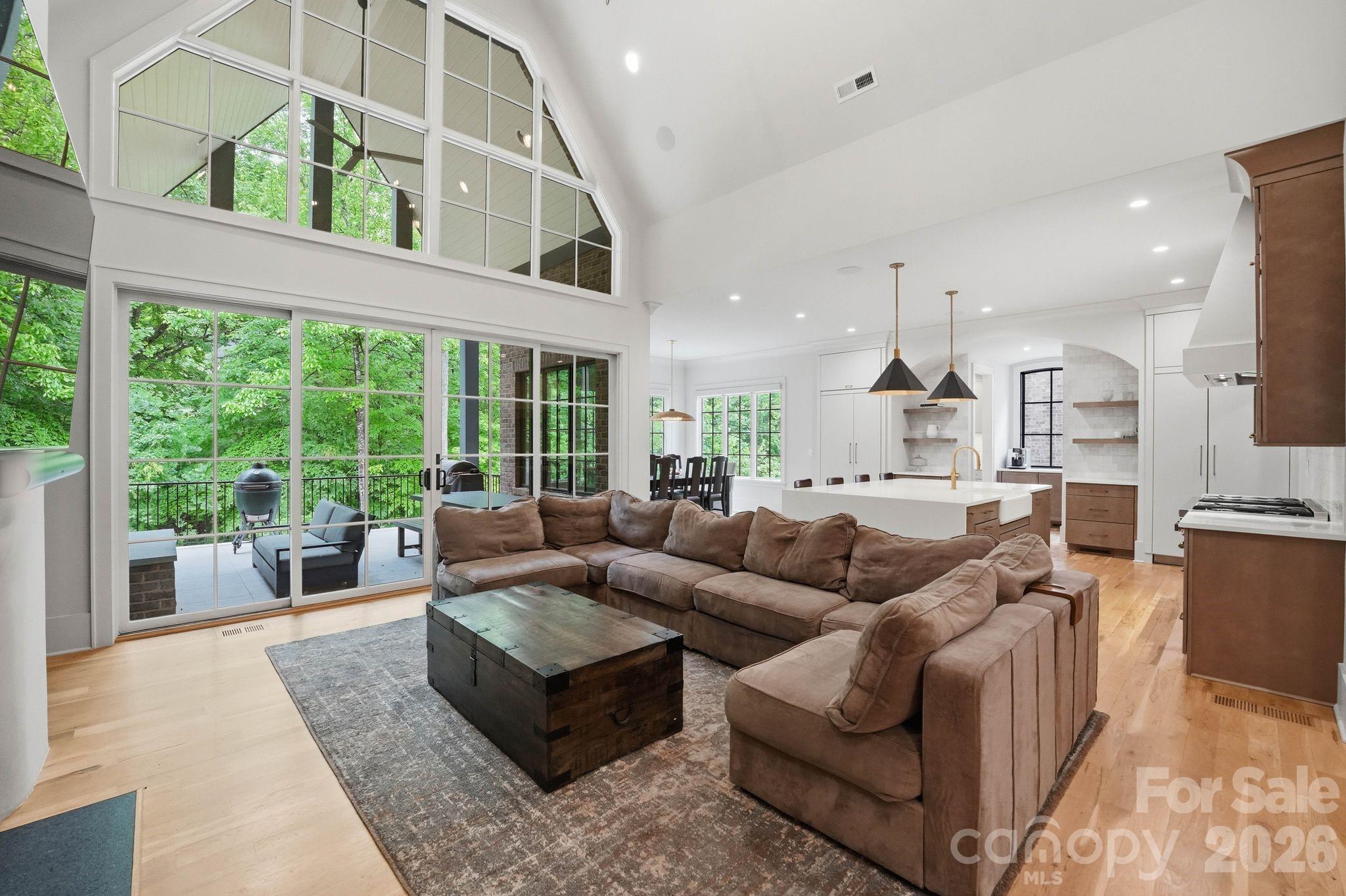 6010 Old Providence Lane — Charlotte