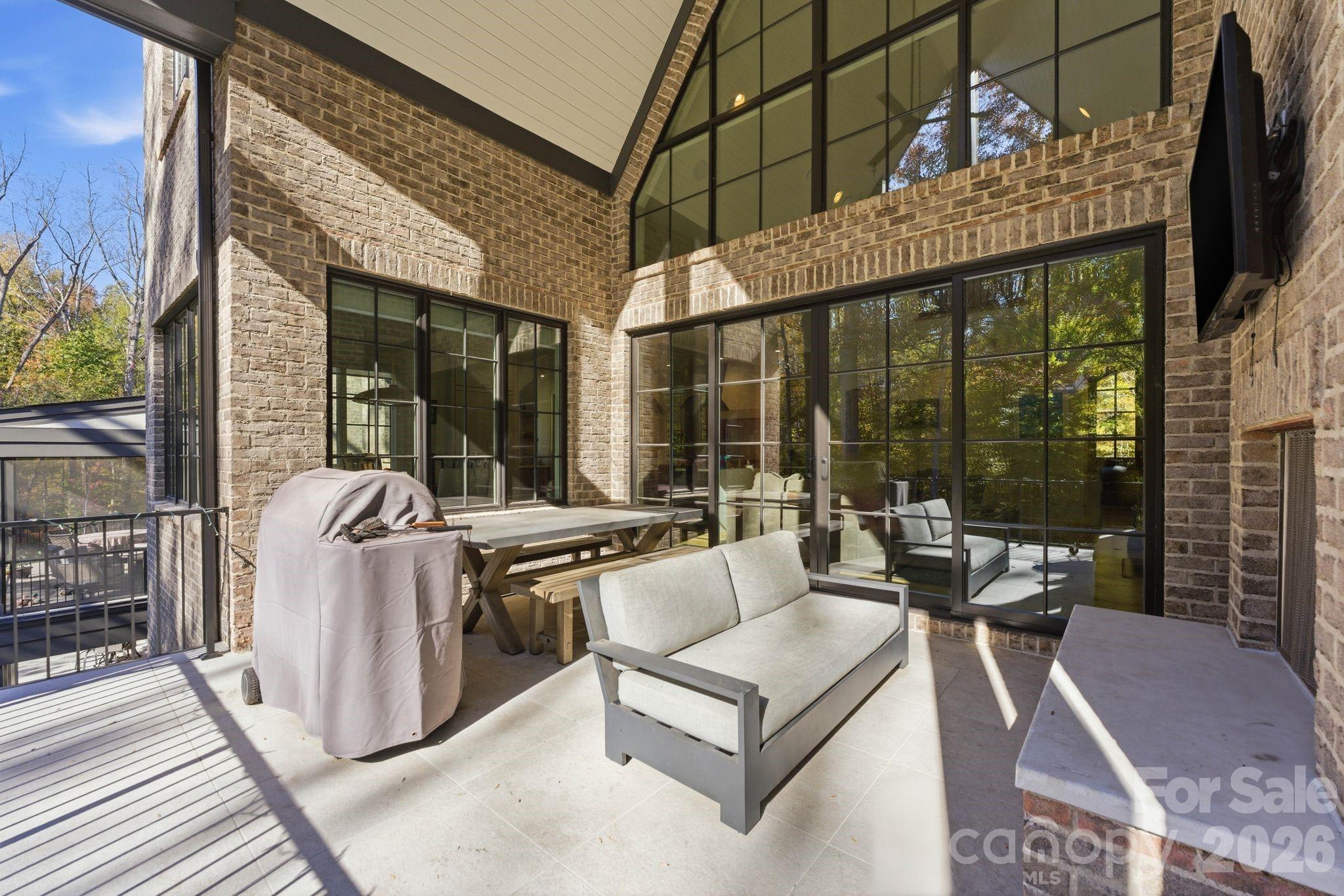 6010 Old Providence Lane — Charlotte