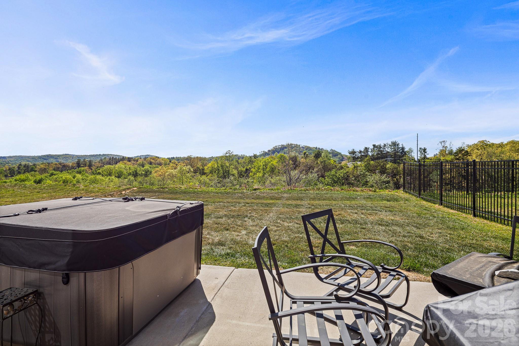 199 Fox Cove Road — Hendersonville