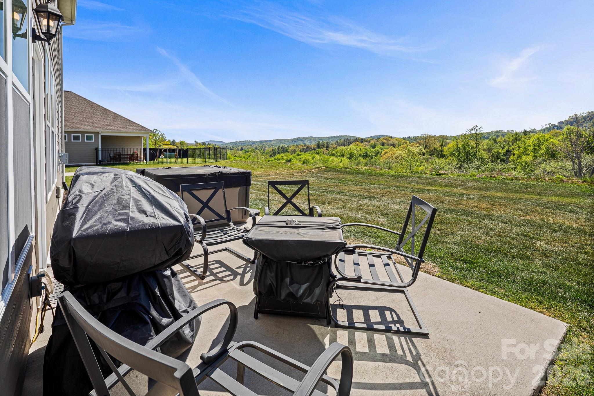 199 Fox Cove Road — Hendersonville