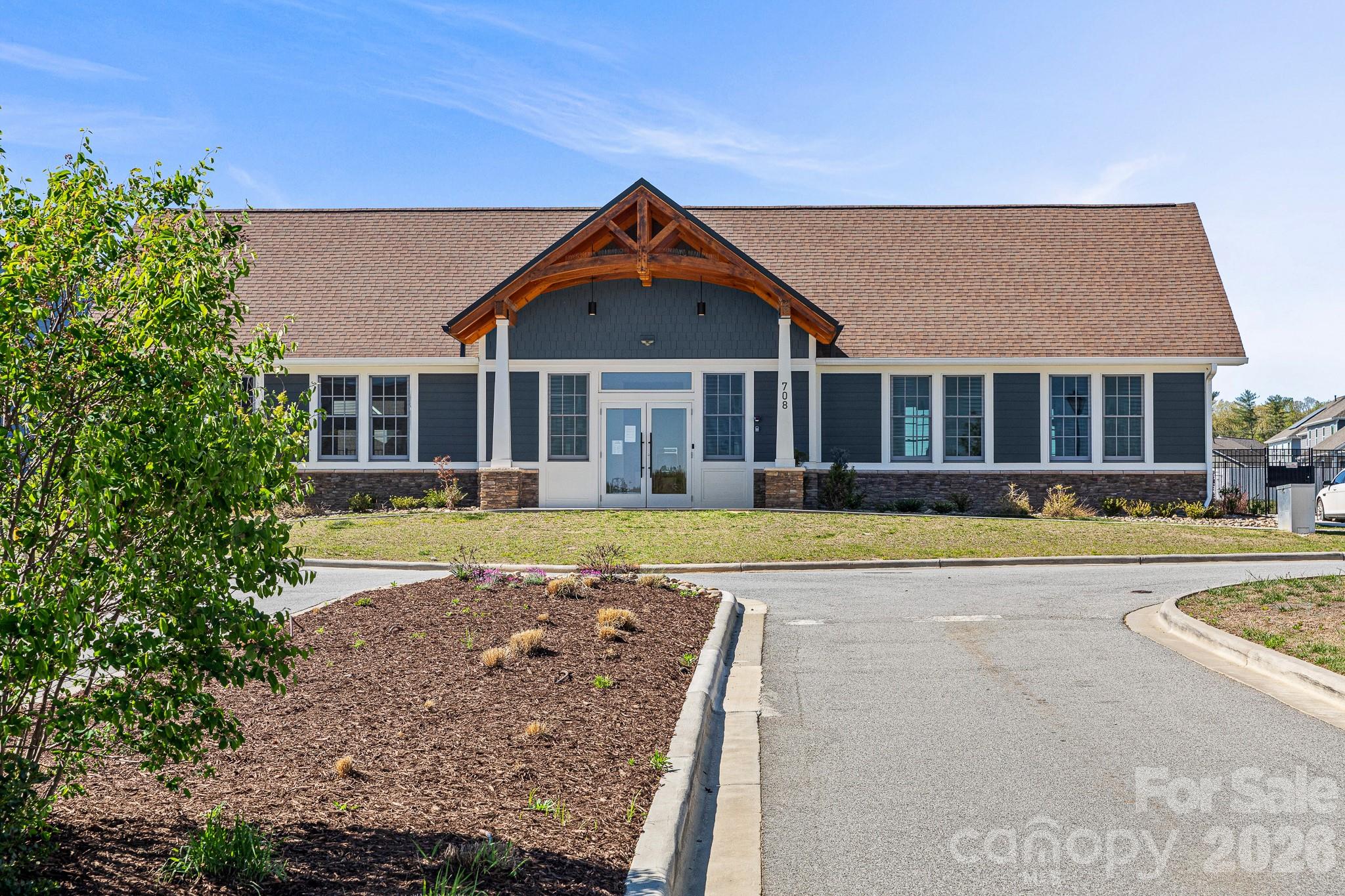 199 Fox Cove Road — Hendersonville